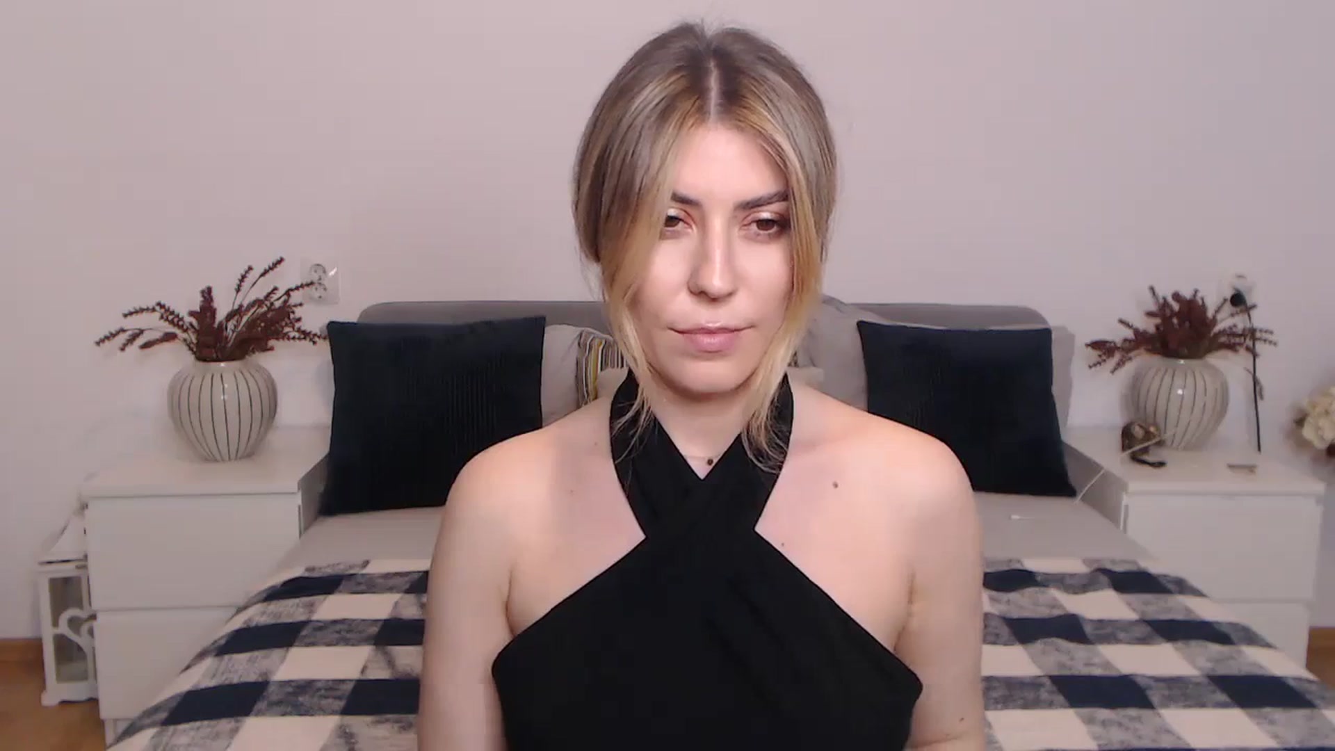 Gallery image thumbnail from BlueStocking's myfreecams stream on, 09/05/2023, 18:02 image 13 of 20