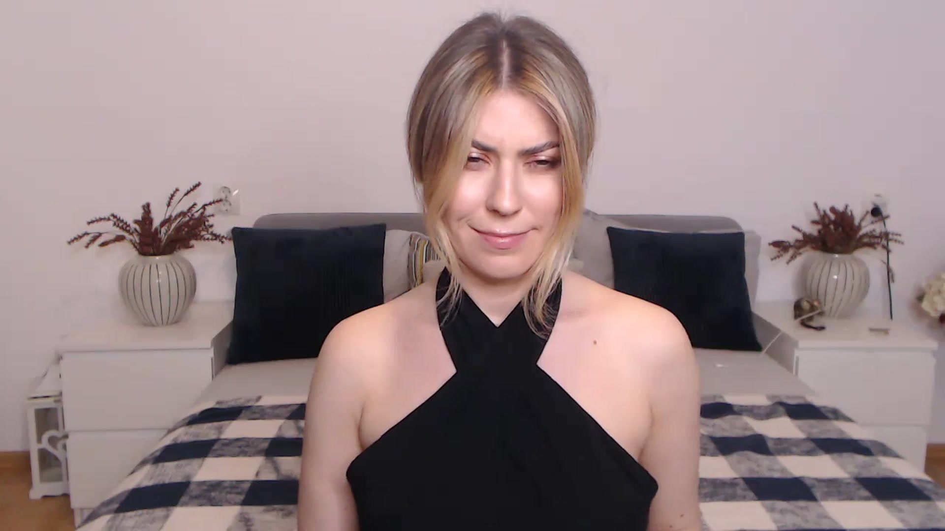 Gallery image thumbnail from BlueStocking's myfreecams stream on, 09/05/2023, 18:02 image 12 of 20
