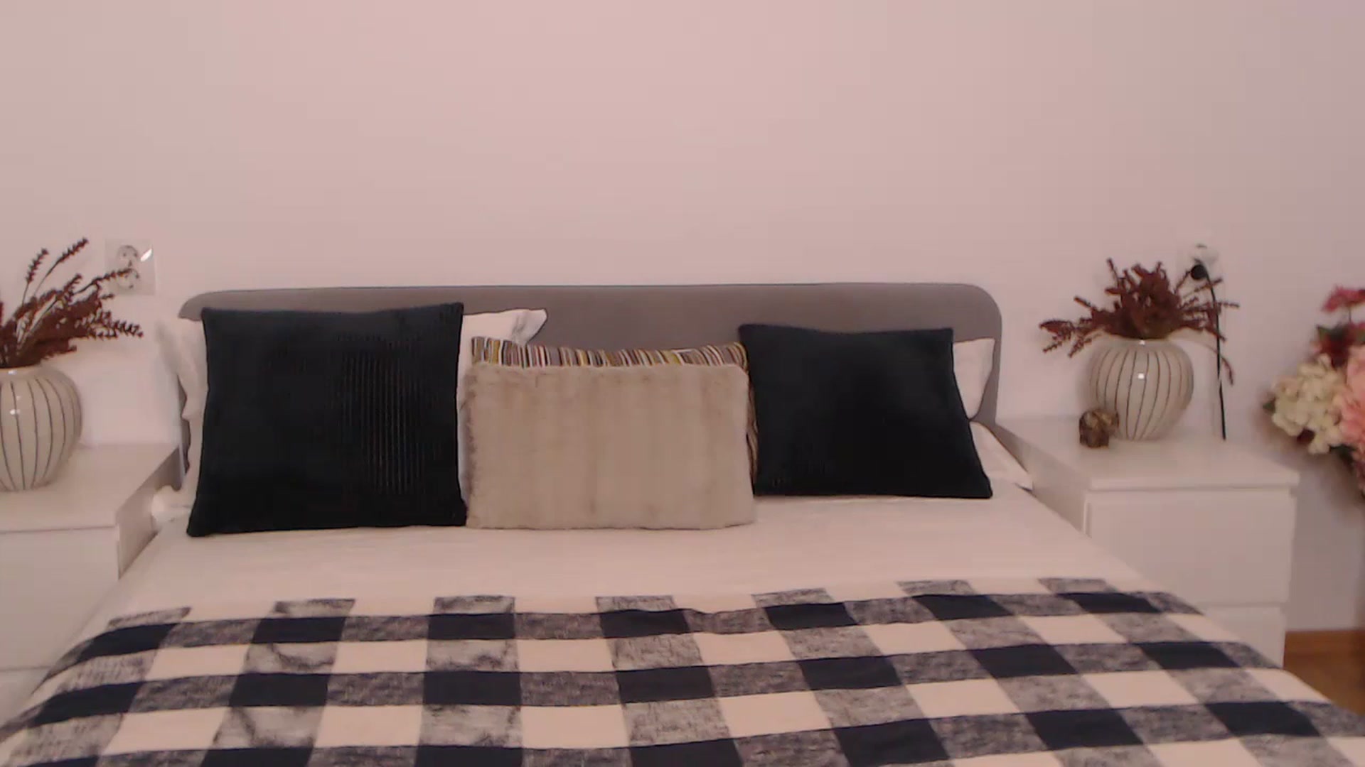 Gallery image thumbnail from BlueStocking's myfreecams stream on, 09/11/2023, 16:28 image 18 of 20
