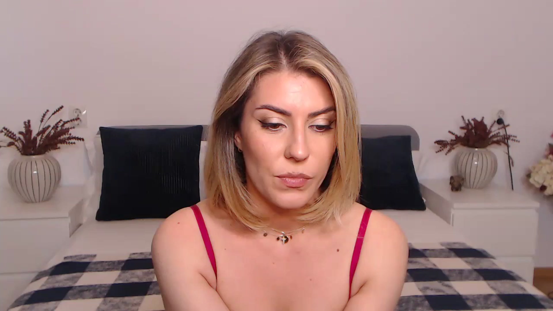 Gallery image thumbnail from BlueStocking's myfreecams stream on, 09/12/2023, 15:13 image 9 of 20