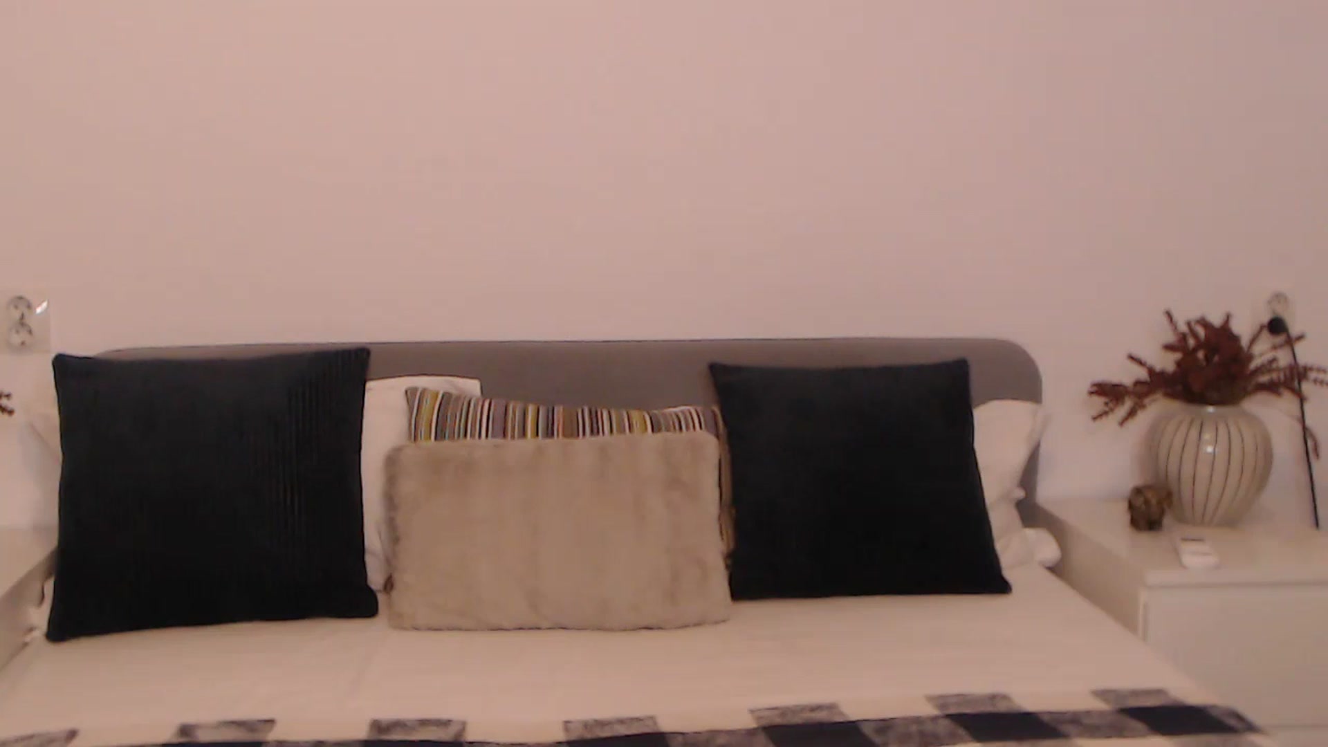 Gallery image thumbnail from BlueStocking's myfreecams stream on, 09/15/2023, 17:04 image 9 of 20