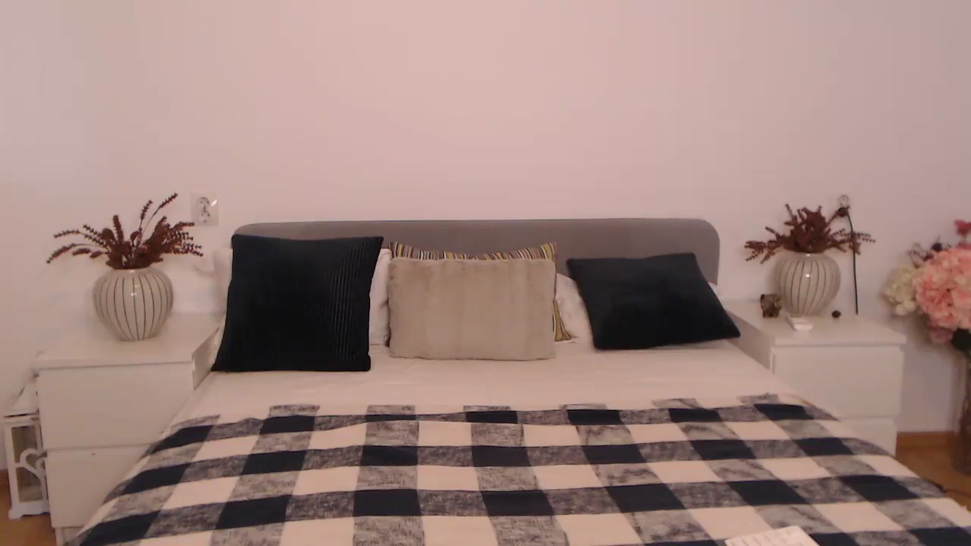 Gallery image thumbnail from BlueStocking's myfreecams stream on, 09/18/2023, 13:15 image 20 of 20