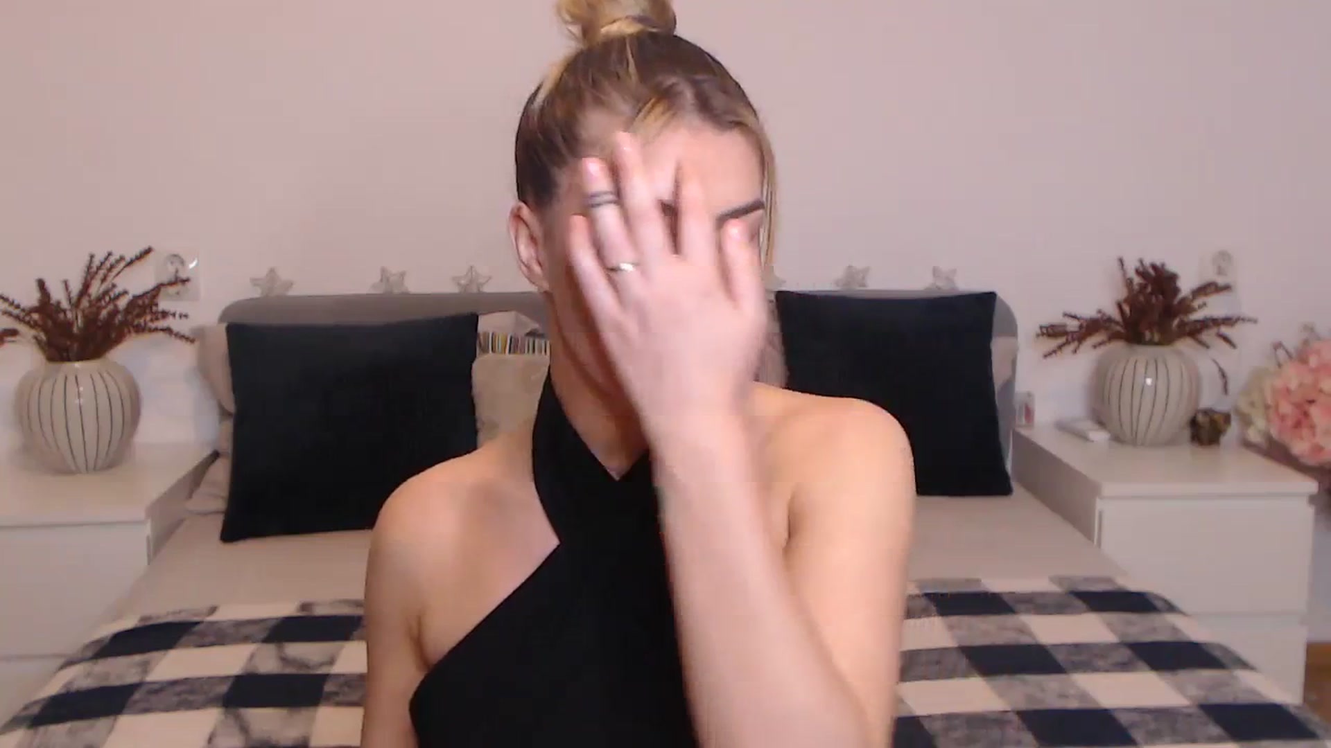 Gallery image thumbnail from BlueStocking's myfreecams stream on, 09/25/2023, 16:49 image 12 of 20