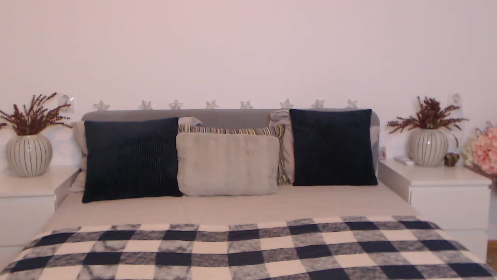 Gallery image thumbnail from BlueStocking's myfreecams stream on, 09/25/2023, 17:14 image 19 of 20