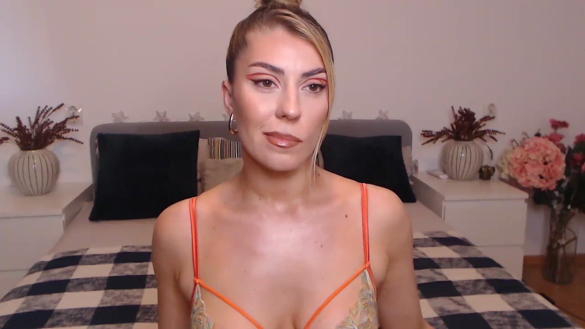 Gallery image thumbnail from BlueStocking's myfreecams stream on, 09/26/2023, 14:41 image 5 of 20