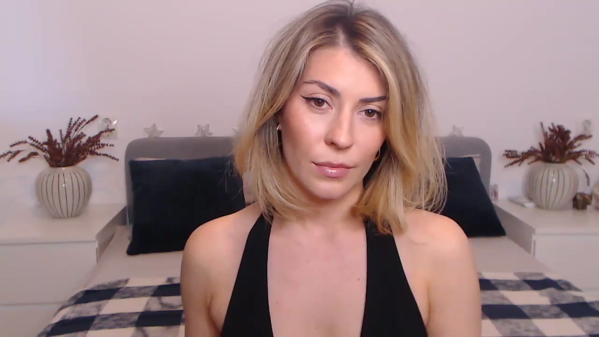 Gallery image thumbnail from BlueStocking's myfreecams stream on, 09/27/2023, 13:51 image 20 of 20