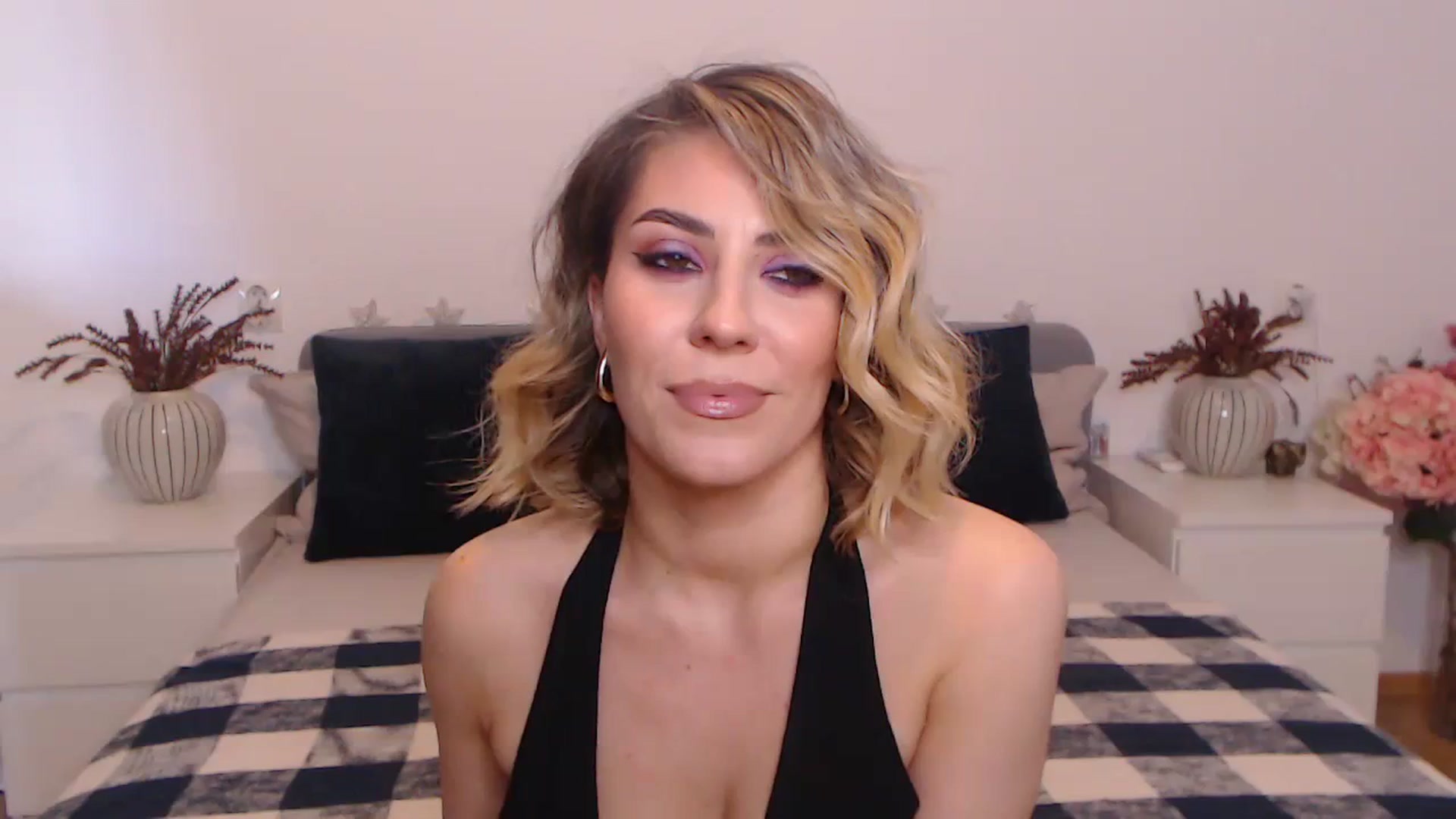 Gallery image thumbnail from BlueStocking's myfreecams stream on, 09/28/2023, 11:39 image 14 of 20