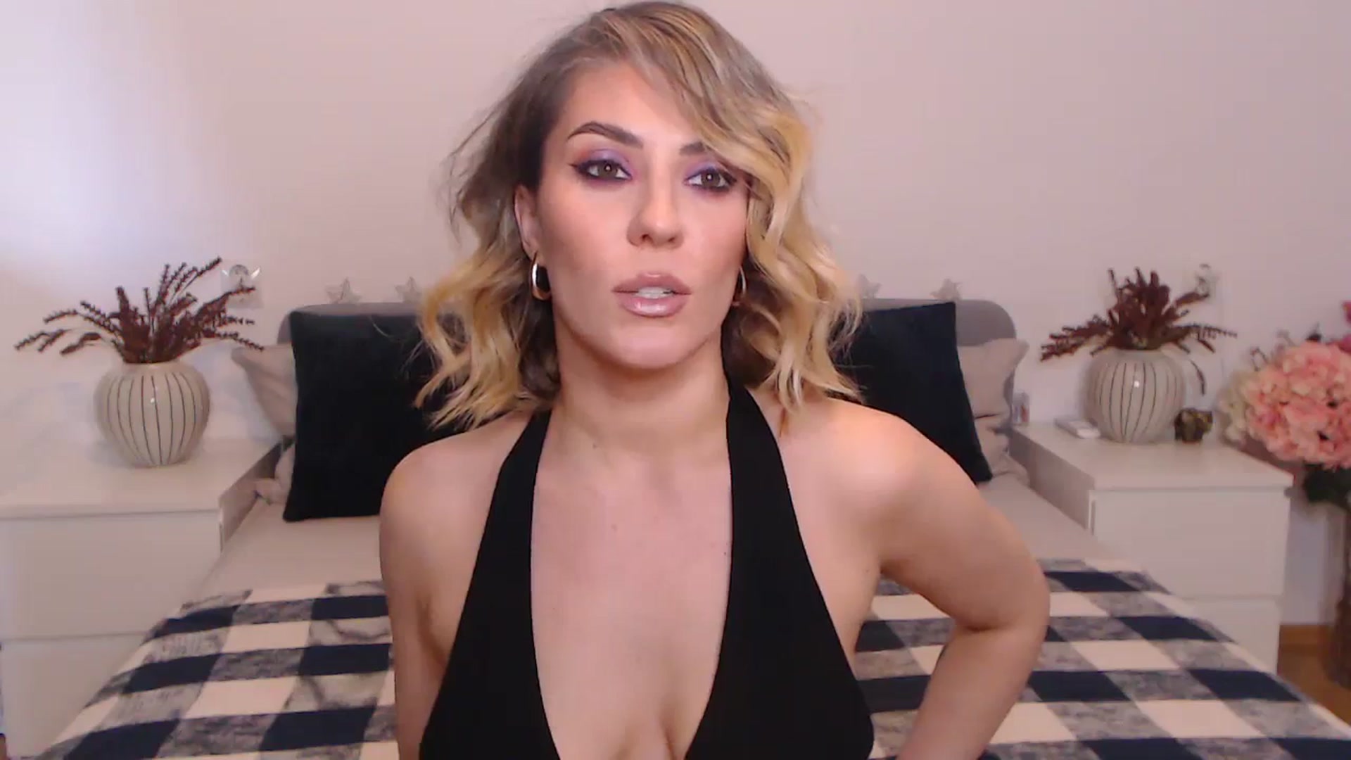 Gallery image thumbnail from BlueStocking's myfreecams stream on, 09/28/2023, 11:39 image 11 of 20