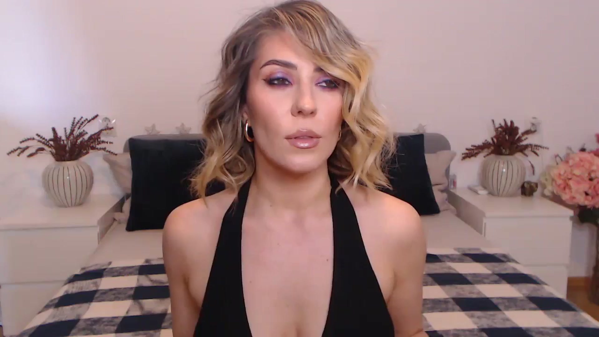Gallery image thumbnail from BlueStocking's myfreecams stream on, 09/28/2023, 11:39 image 8 of 20