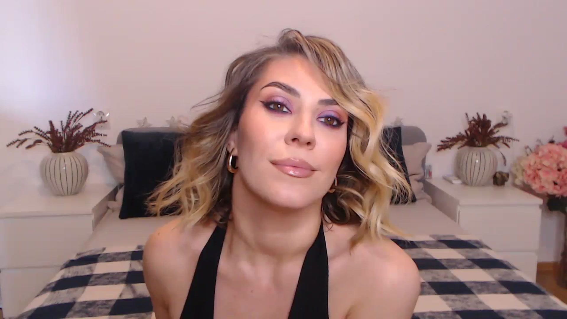 Gallery image thumbnail from BlueStocking's myfreecams stream on, 09/28/2023, 11:39 image 9 of 20