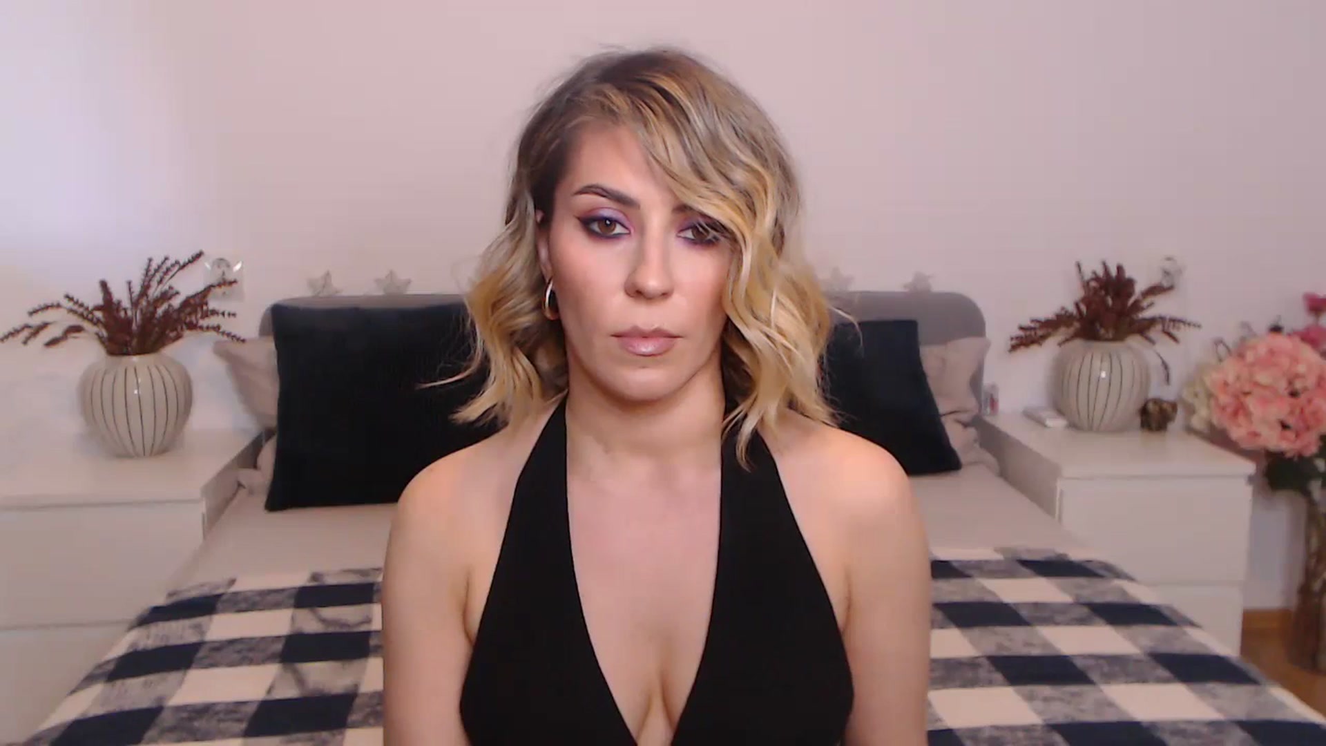 Gallery image thumbnail from BlueStocking's myfreecams stream on, 09/28/2023, 13:07 image 17 of 20