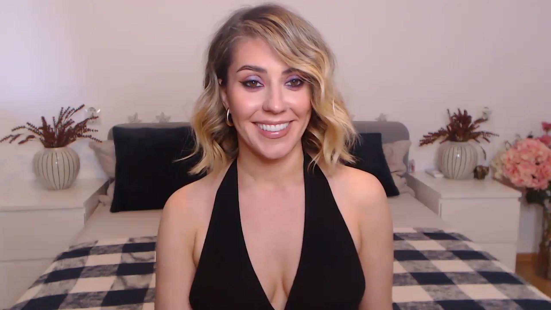 Gallery image thumbnail from BlueStocking's myfreecams stream on, 09/28/2023, 13:07 image 15 of 20