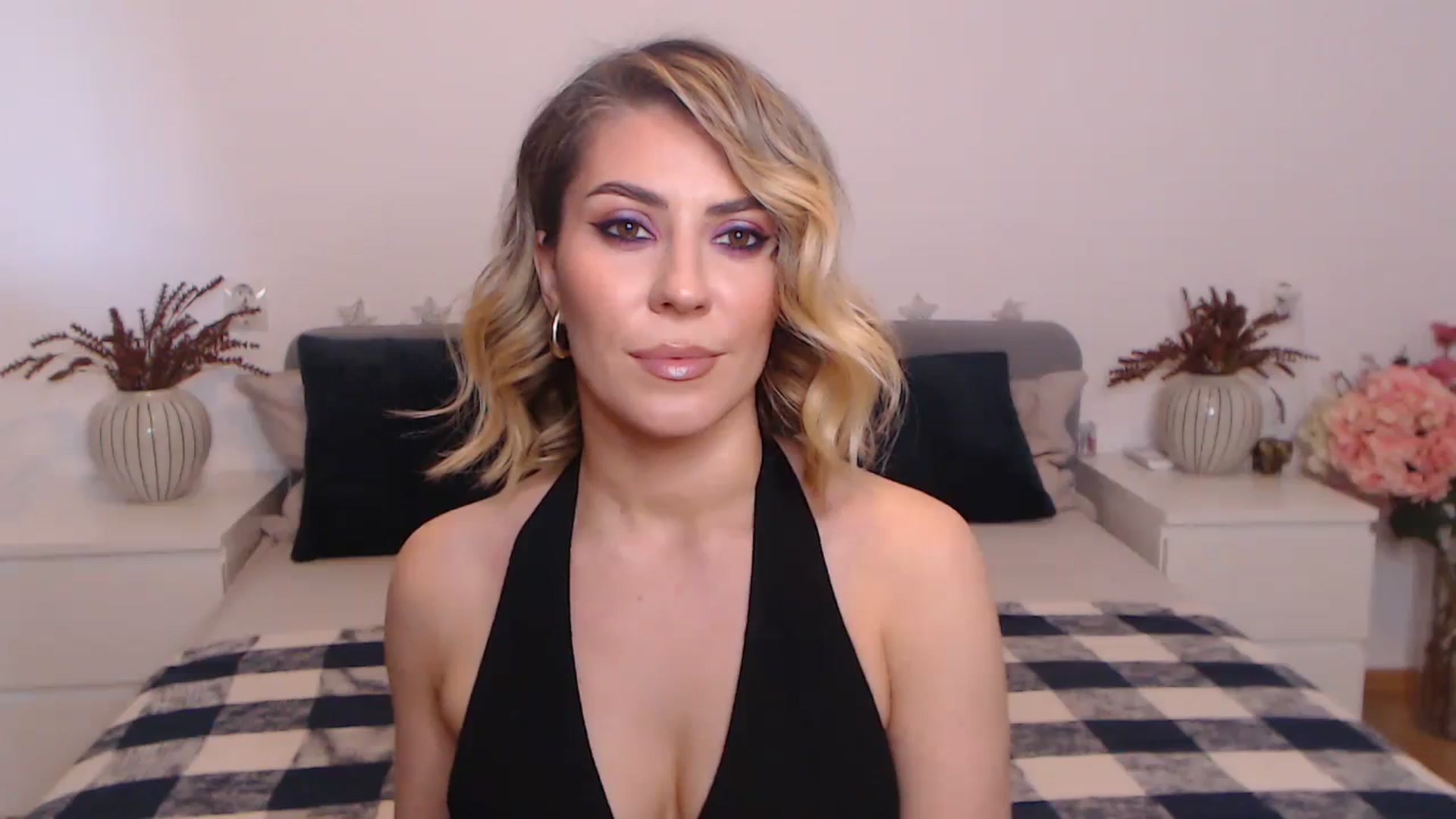 Gallery image thumbnail from BlueStocking's myfreecams stream on, 09/28/2023, 13:07 image 8 of 20