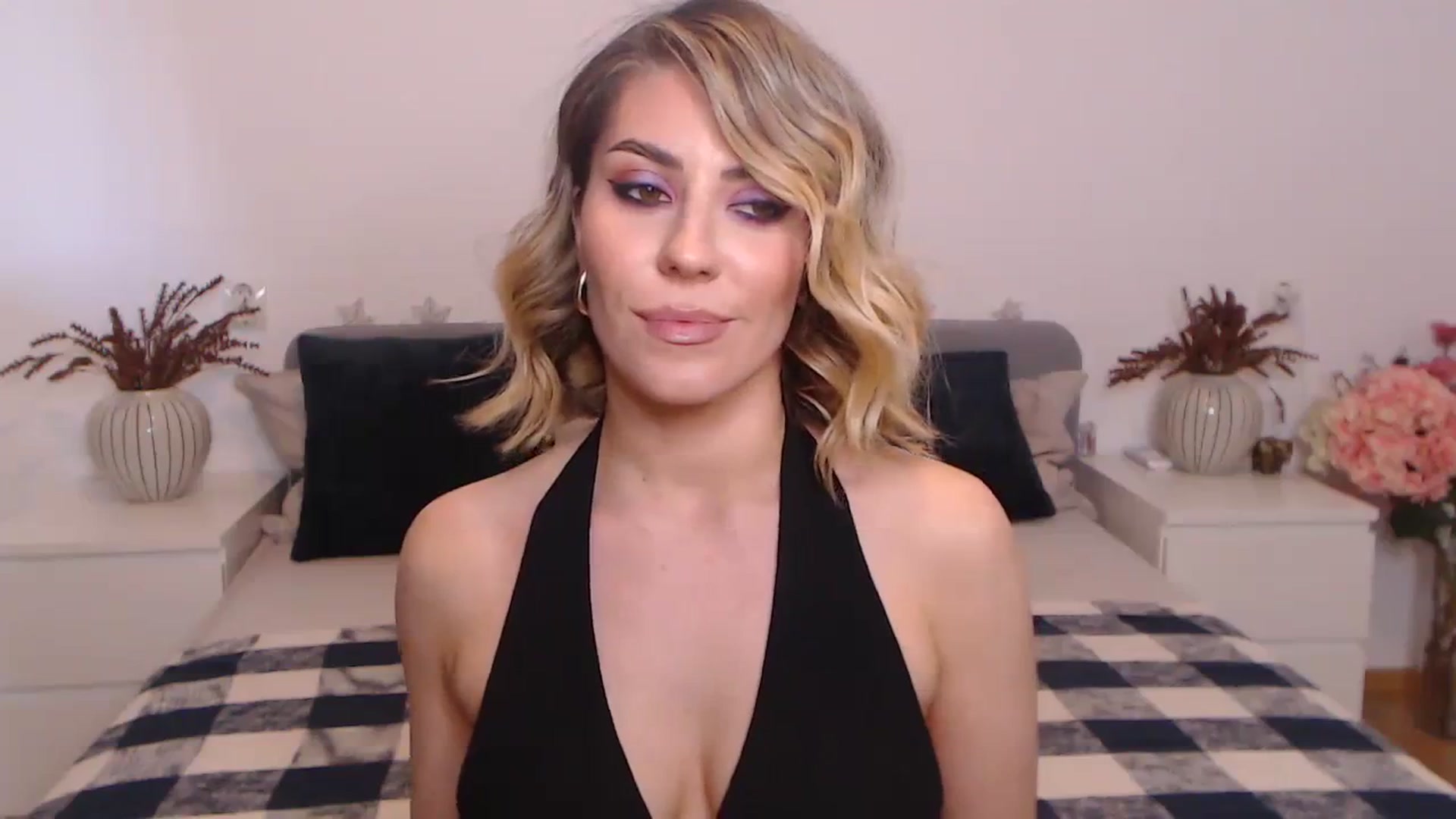 Gallery image thumbnail from BlueStocking's myfreecams stream on, 09/28/2023, 13:07 image 14 of 20