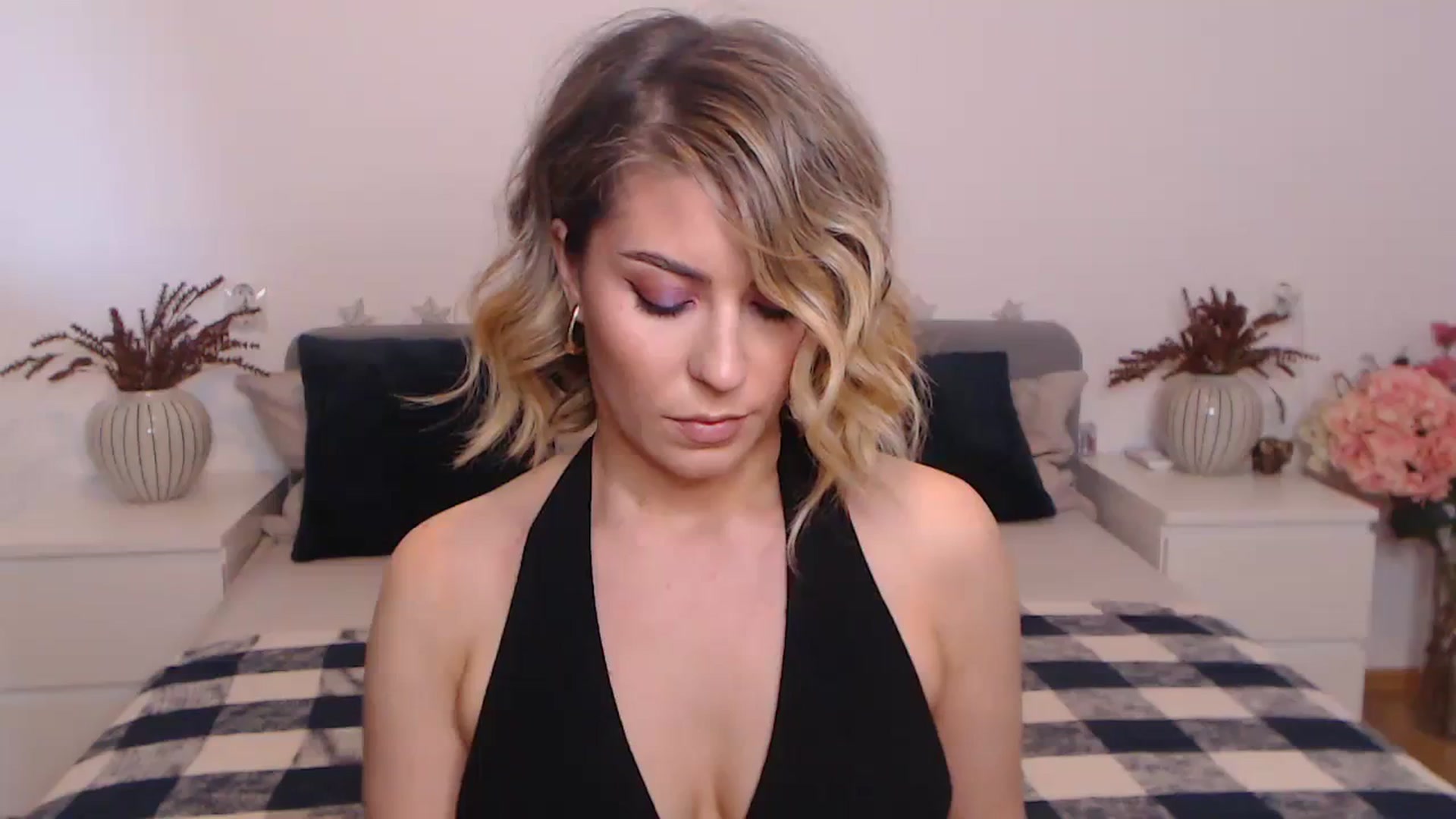 Gallery image thumbnail from BlueStocking's myfreecams stream on, 09/28/2023, 13:07 image 7 of 20