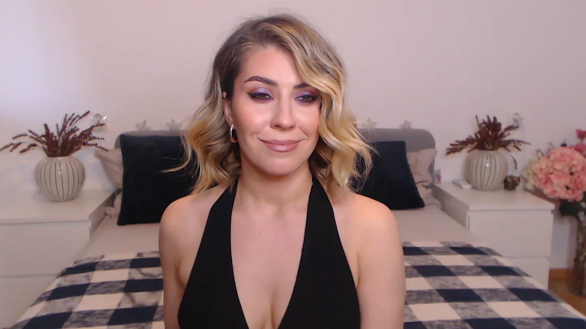 Gallery image thumbnail from BlueStocking's myfreecams stream on, 09/28/2023, 13:07 image 11 of 20
