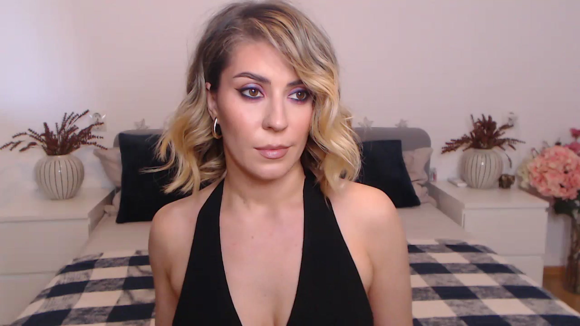 Gallery image thumbnail from BlueStocking's myfreecams stream on, 09/28/2023, 13:07 image 9 of 20