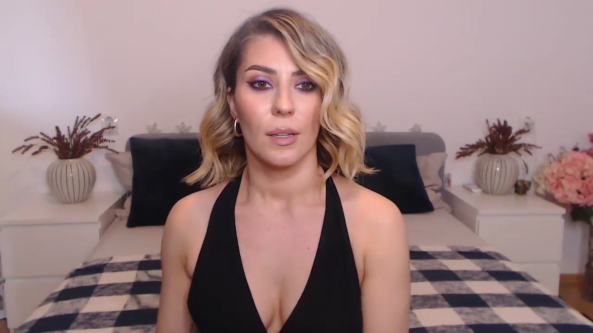 Gallery image thumbnail from BlueStocking's myfreecams stream on, 09/28/2023, 14:34 image 7 of 20