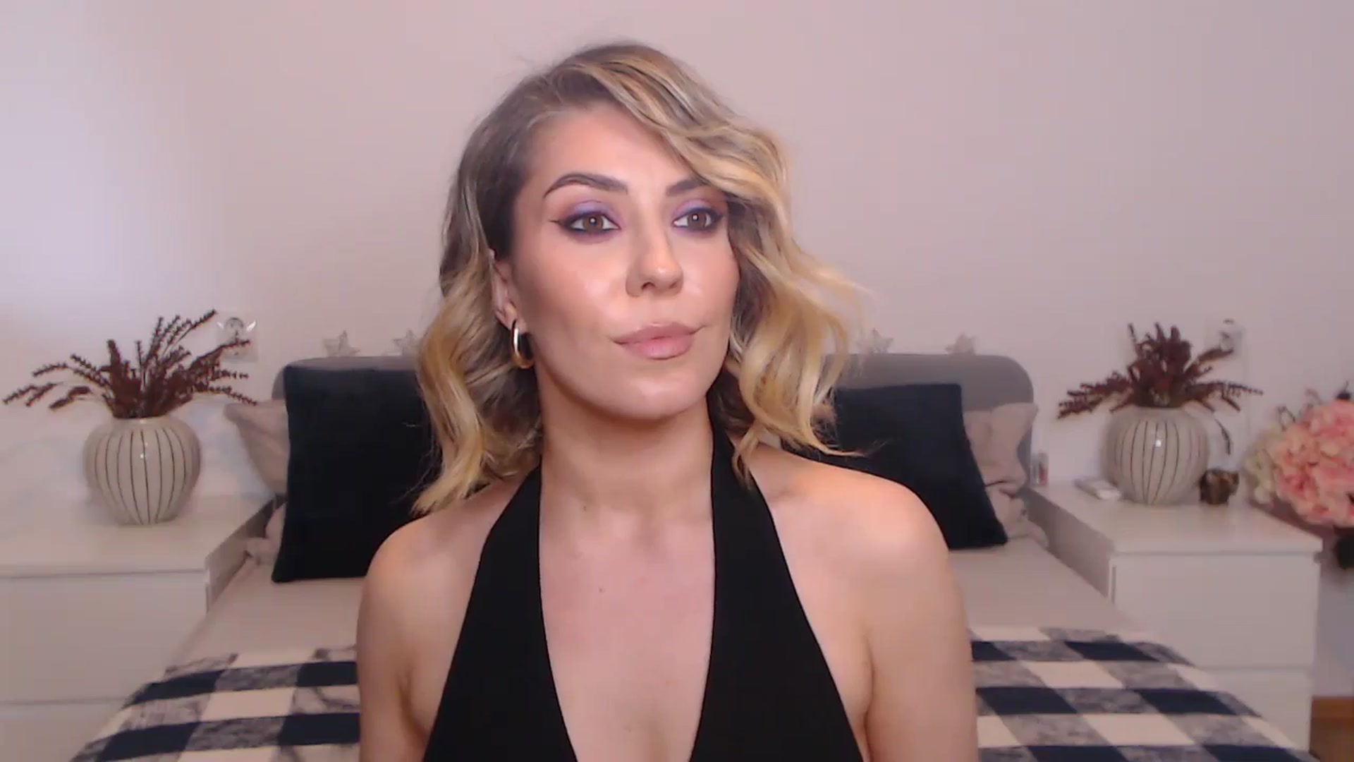 Gallery image thumbnail from BlueStocking's myfreecams stream on, 09/28/2023, 14:34 image 3 of 20
