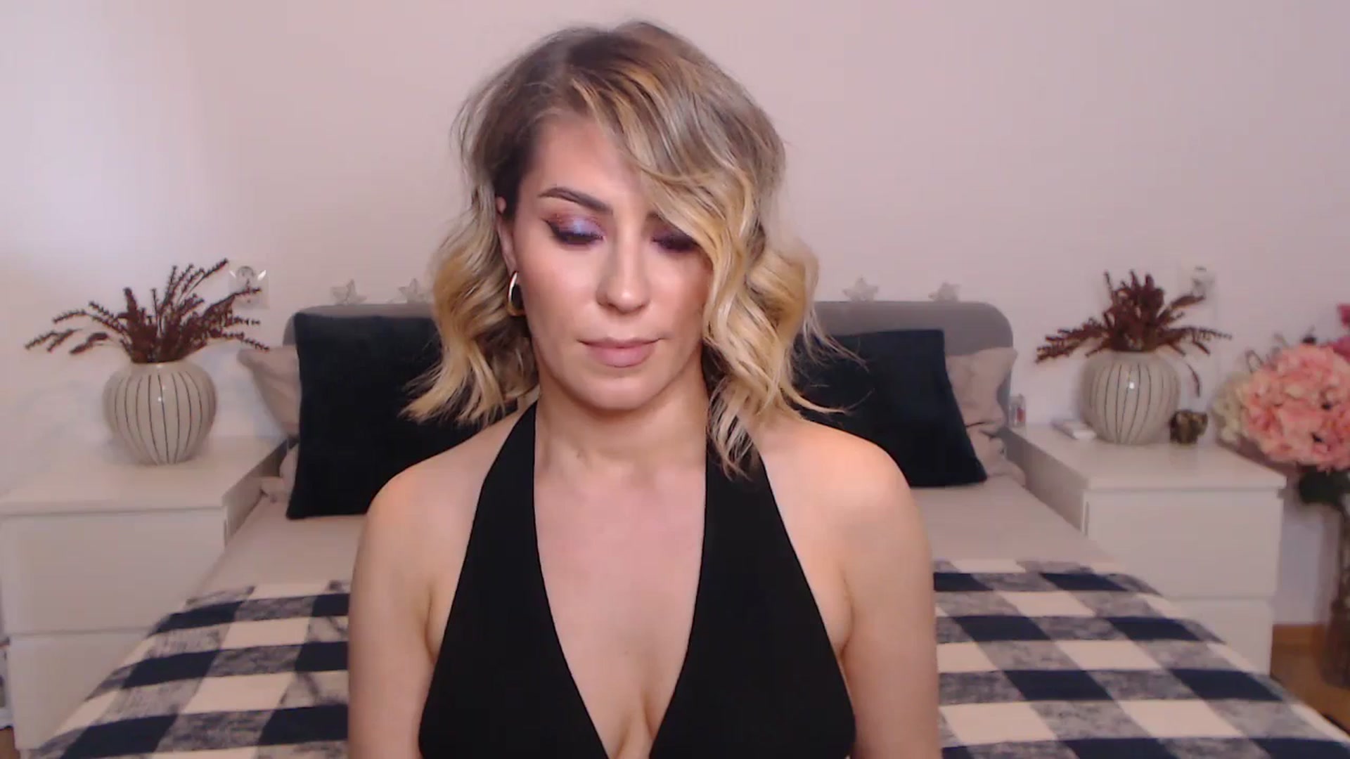 Gallery image thumbnail from BlueStocking's myfreecams stream on, 09/28/2023, 14:34 image 11 of 20