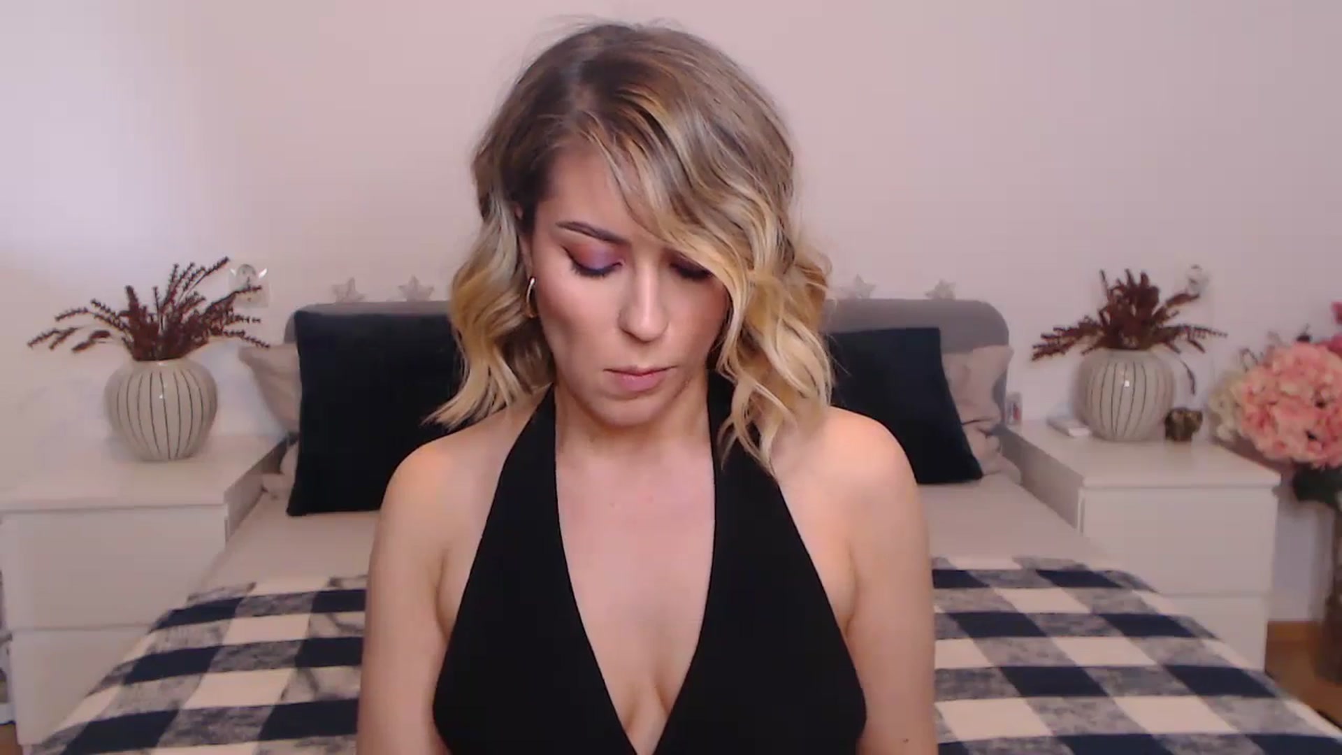 Gallery image thumbnail from BlueStocking's myfreecams stream on, 09/28/2023, 14:34 image 5 of 20