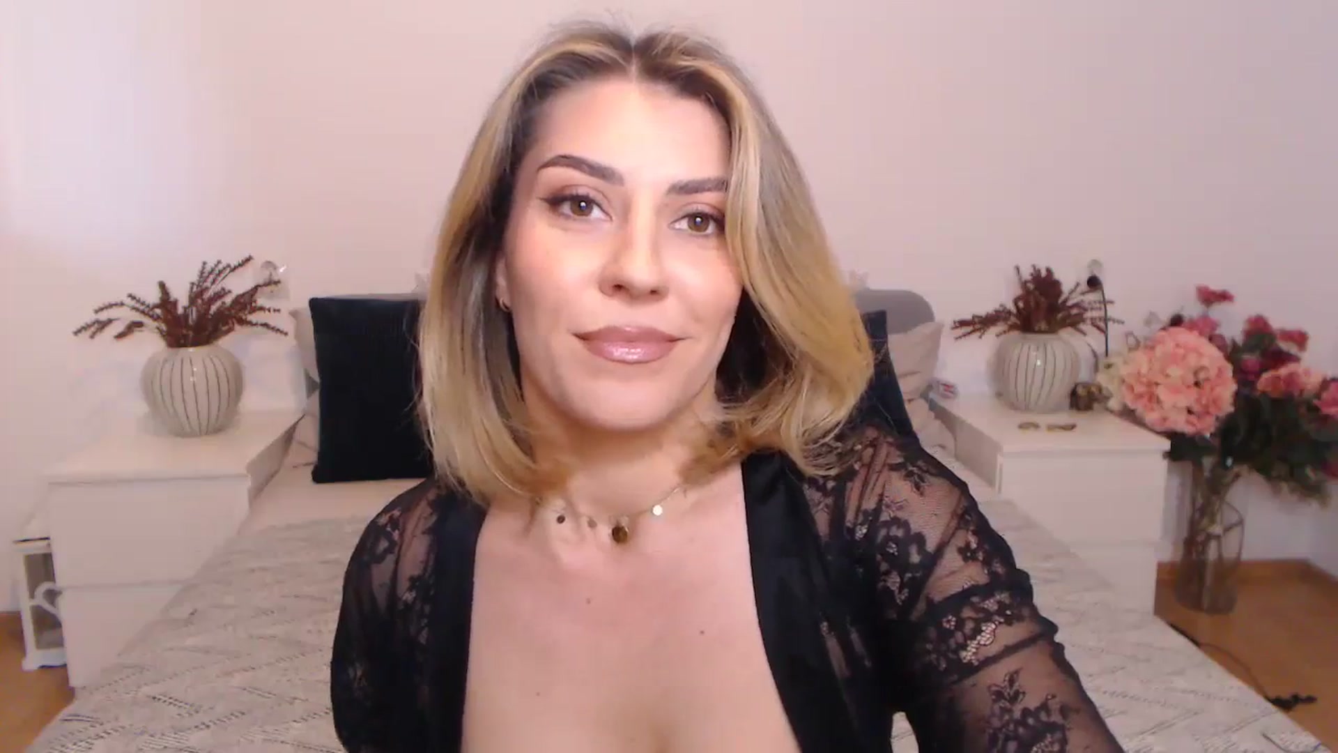 Gallery image thumbnail from BlueStocking's myfreecams stream on, 10/02/2023, 12:08 image 18 of 20