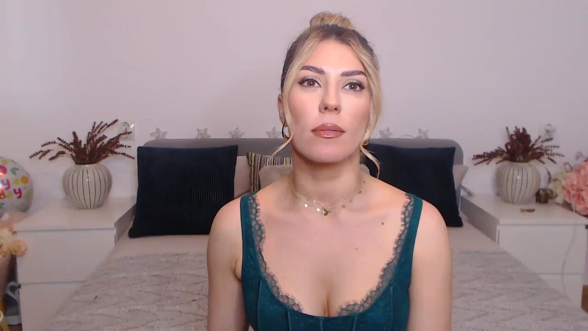 Gallery image thumbnail from BlueStocking's myfreecams stream on, 10/03/2023, 10:31 image 19 of 20