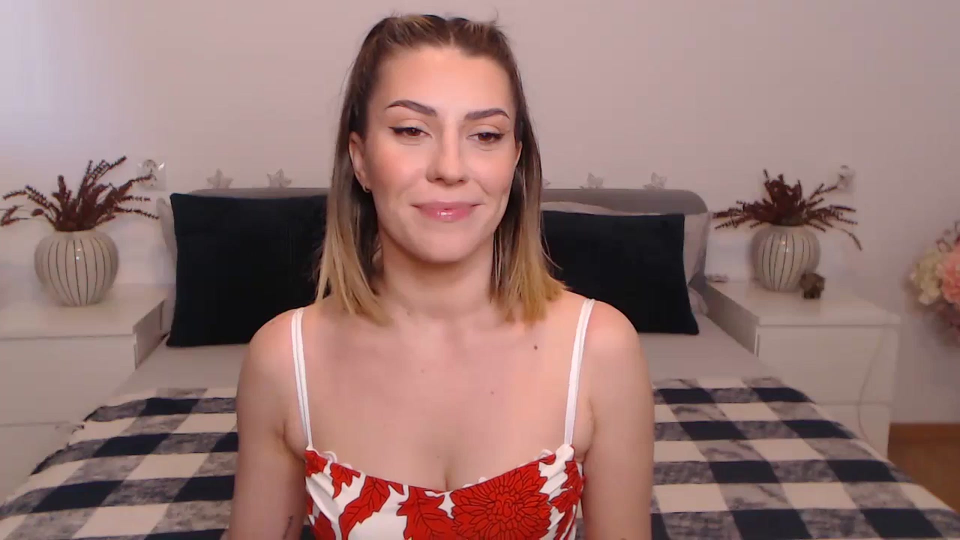 Gallery image thumbnail from BlueStocking's myfreecams stream on, 10/09/2023, 09:50 image 9 of 20