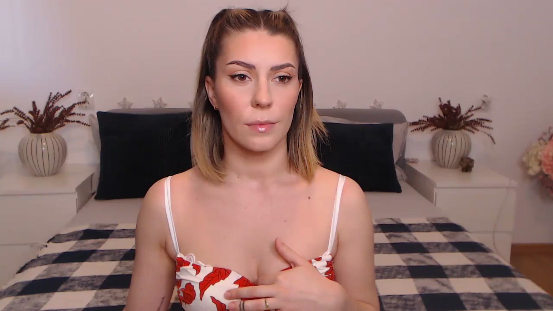 Gallery image thumbnail from BlueStocking's myfreecams stream on, 10/09/2023, 09:50 image 18 of 20