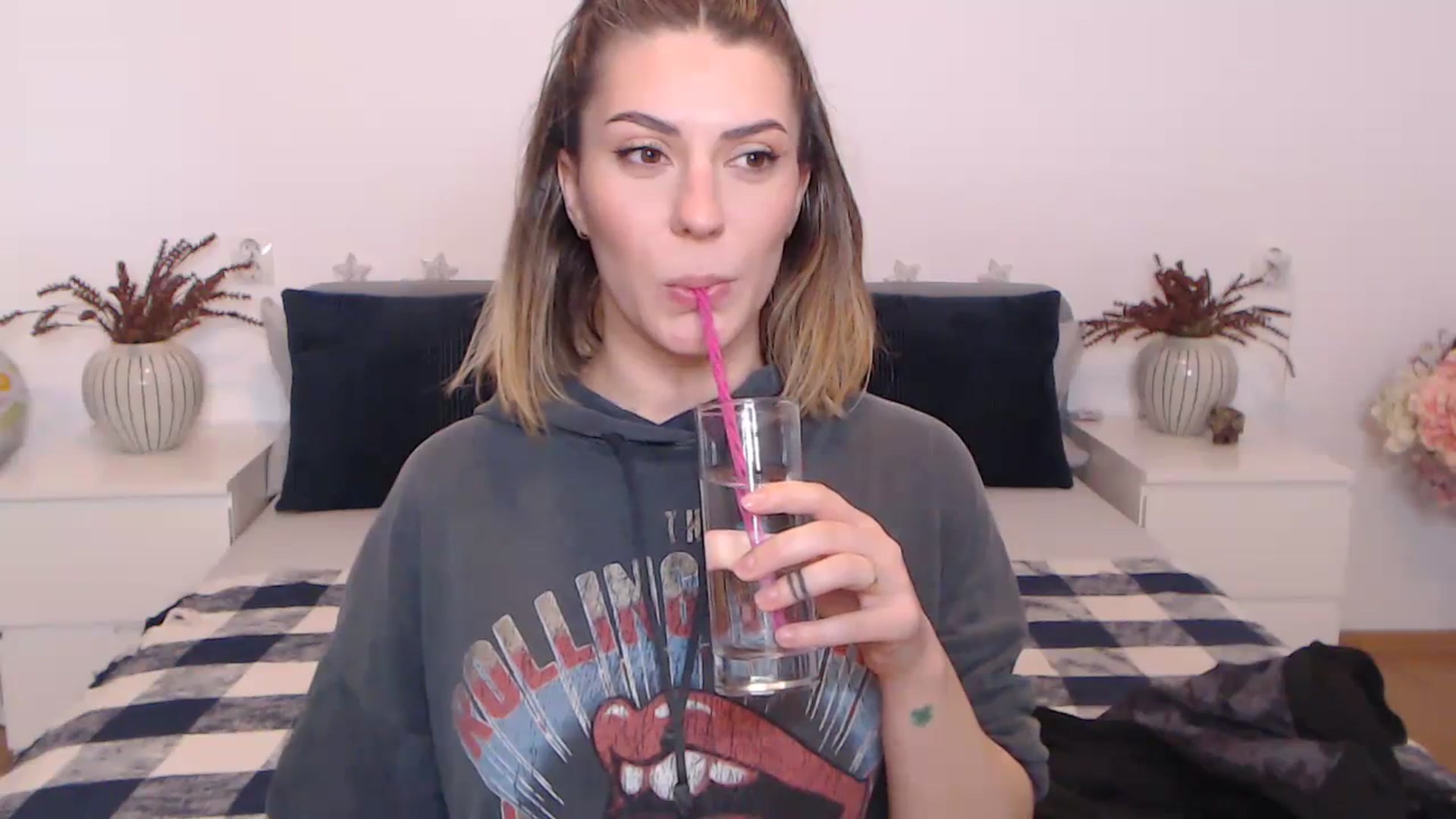 Gallery image thumbnail from BlueStocking's myfreecams stream on, 10/09/2023, 14:35 image 8 of 20
