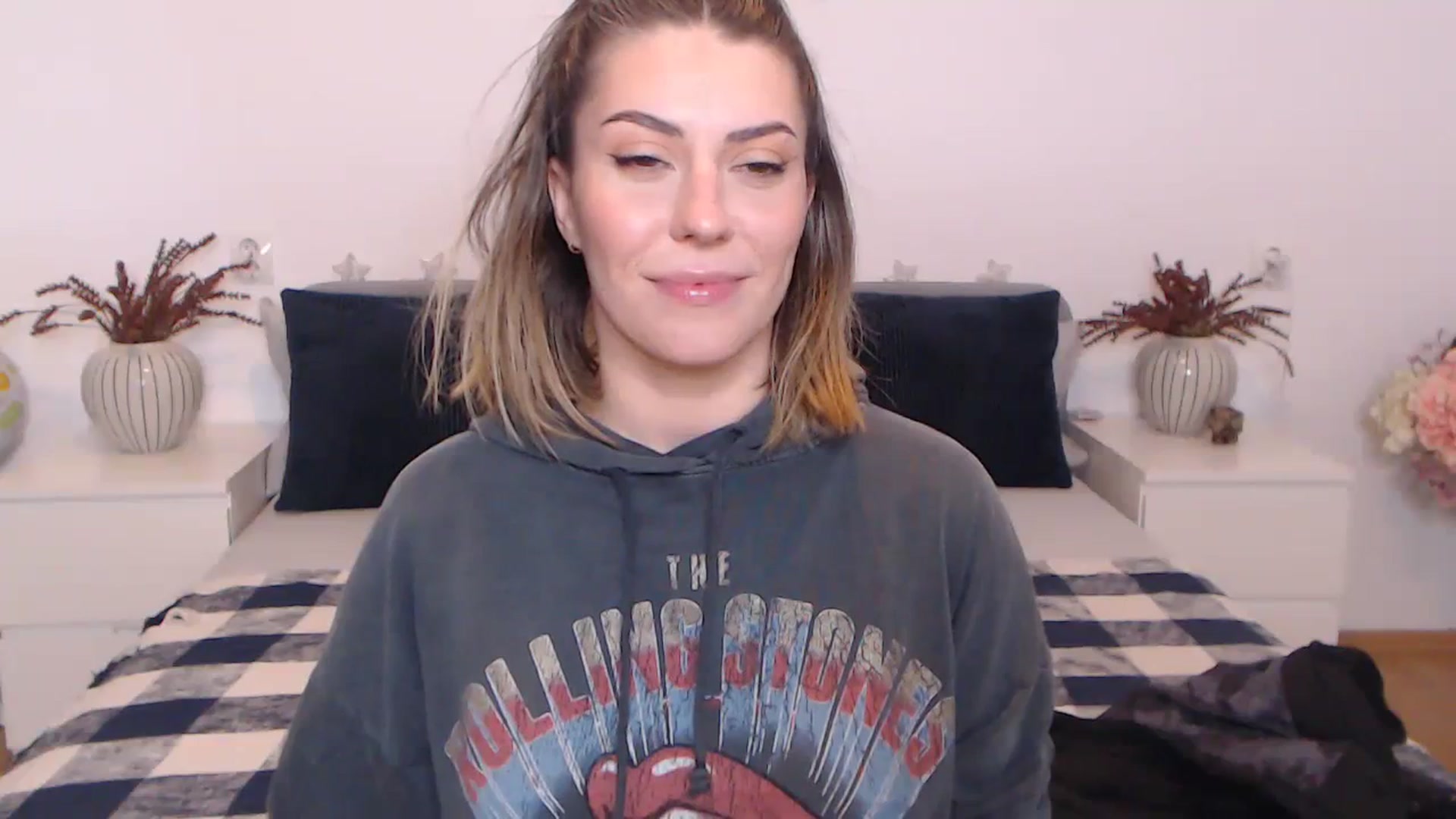 Gallery image thumbnail from BlueStocking's myfreecams stream on, 10/09/2023, 14:35 image 15 of 20