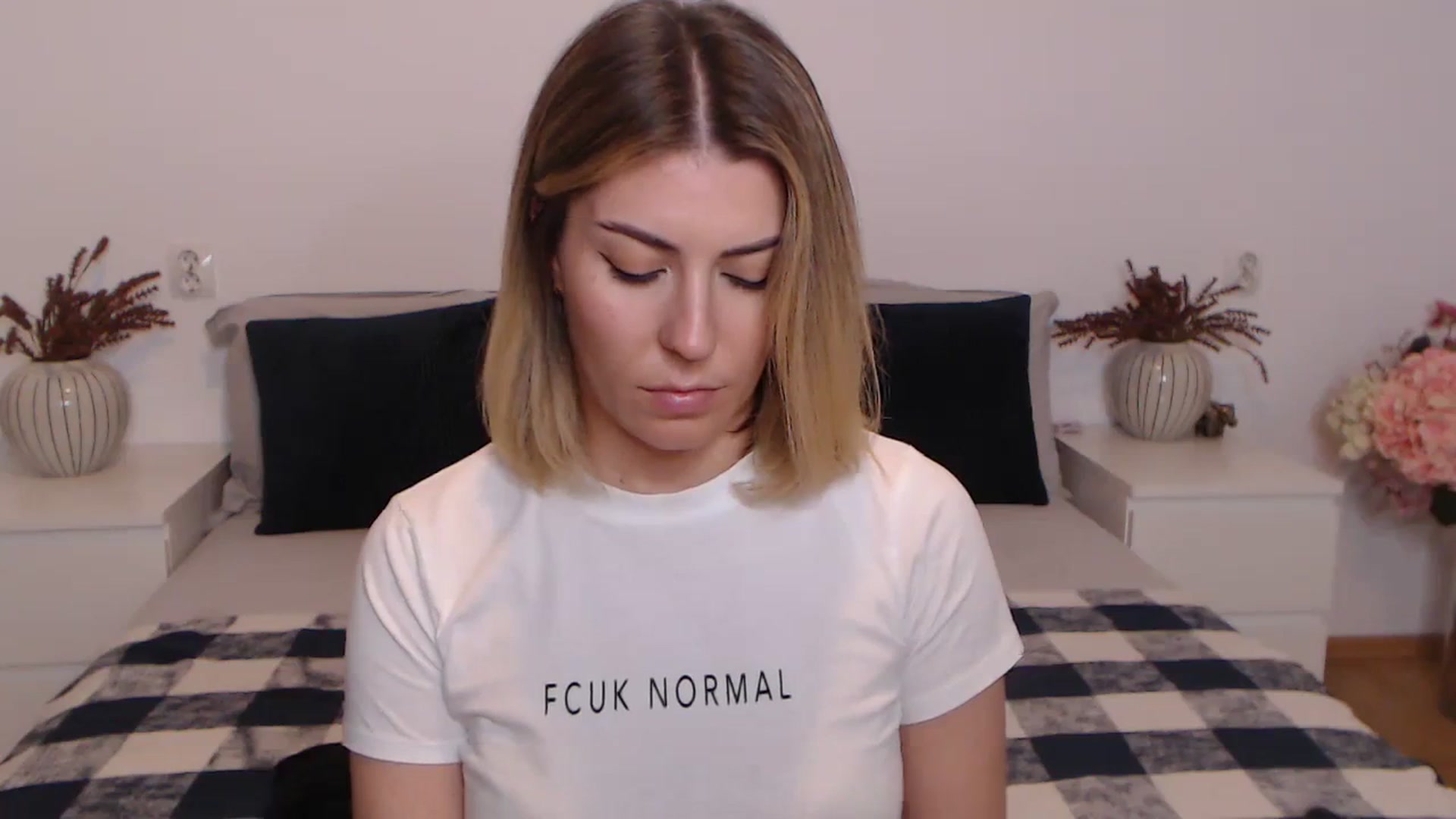 Gallery image thumbnail from BlueStocking's myfreecams stream on, 10/21/2023, 16:00 image 18 of 20