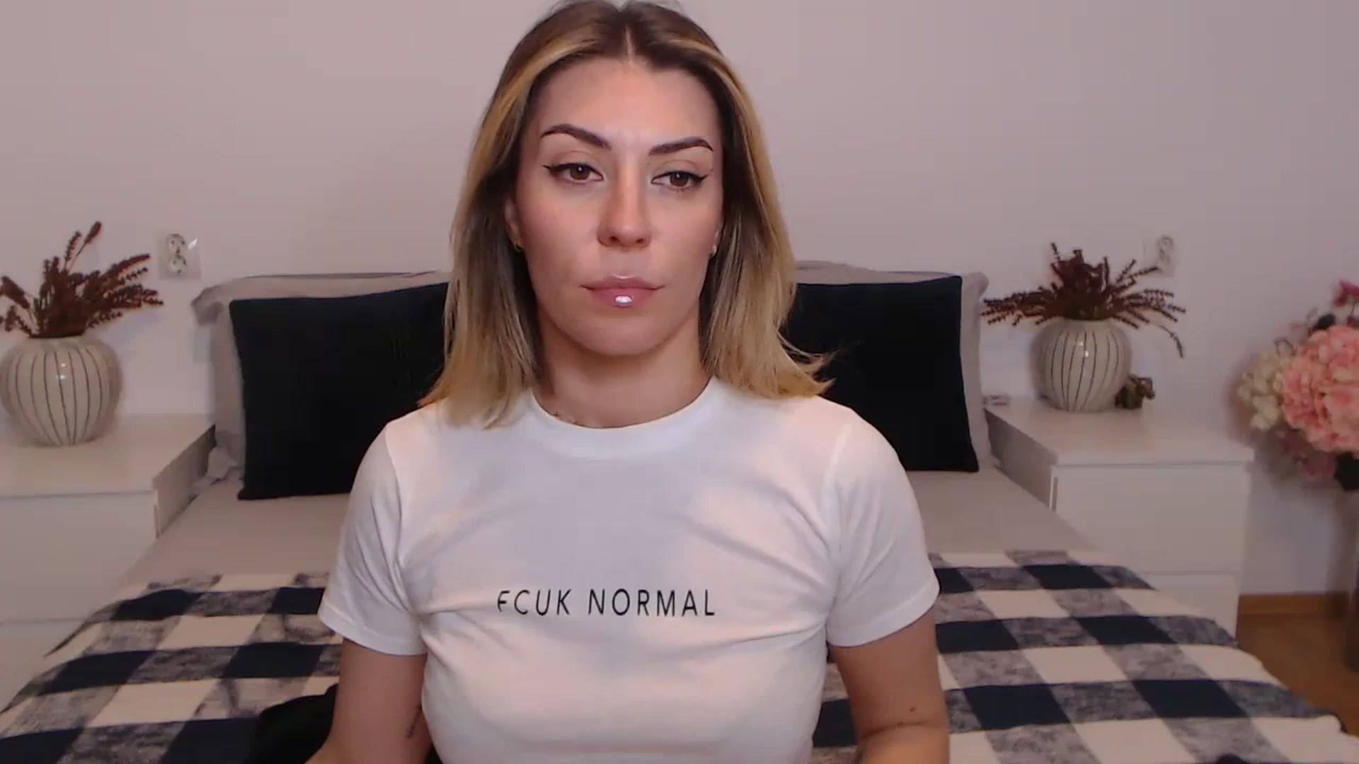 Gallery image thumbnail from BlueStocking's myfreecams stream on, 10/21/2023, 16:00 image 1 of 20