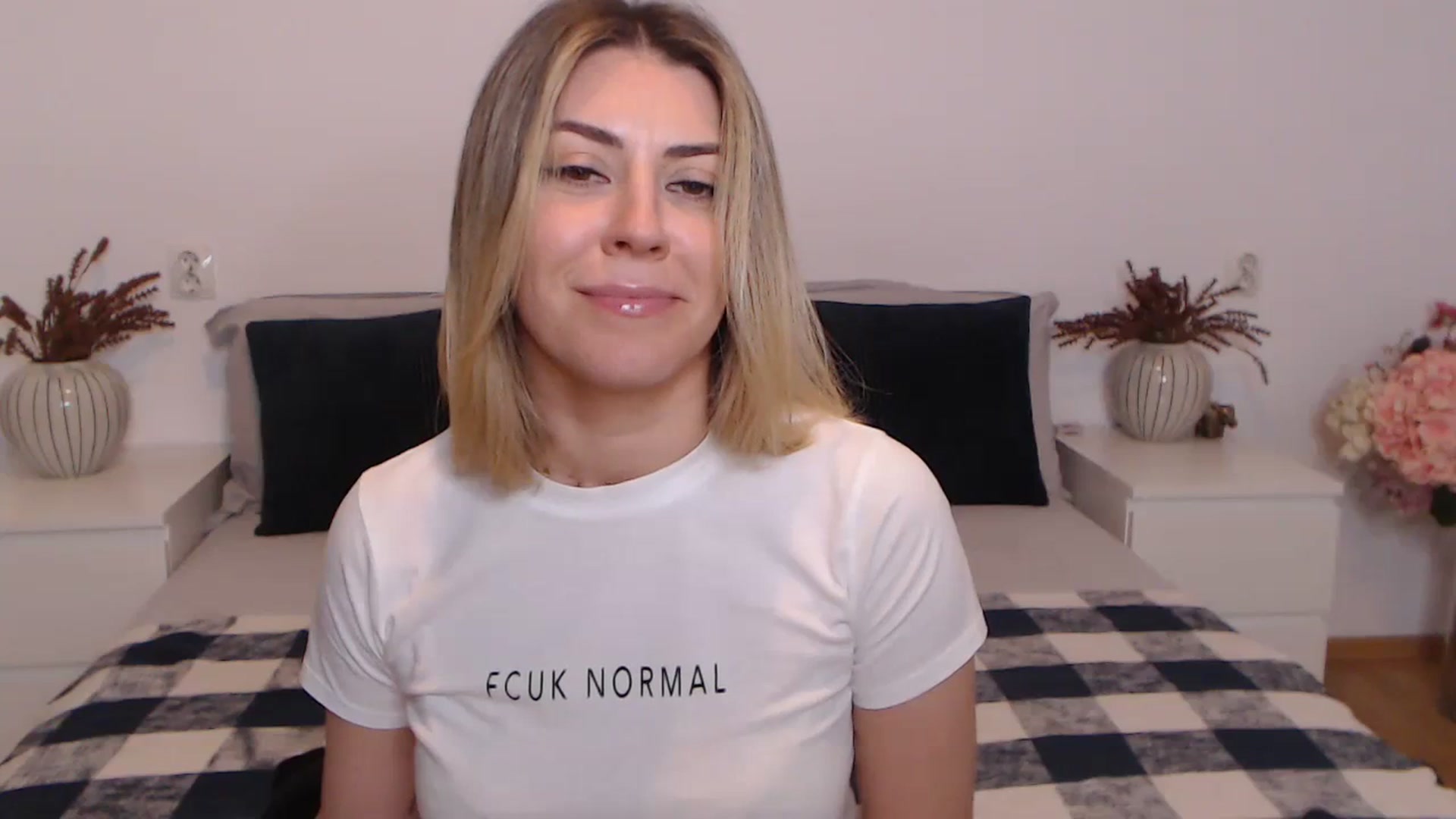 Gallery image thumbnail from BlueStocking's myfreecams stream on, 10/21/2023, 16:00 image 2 of 20