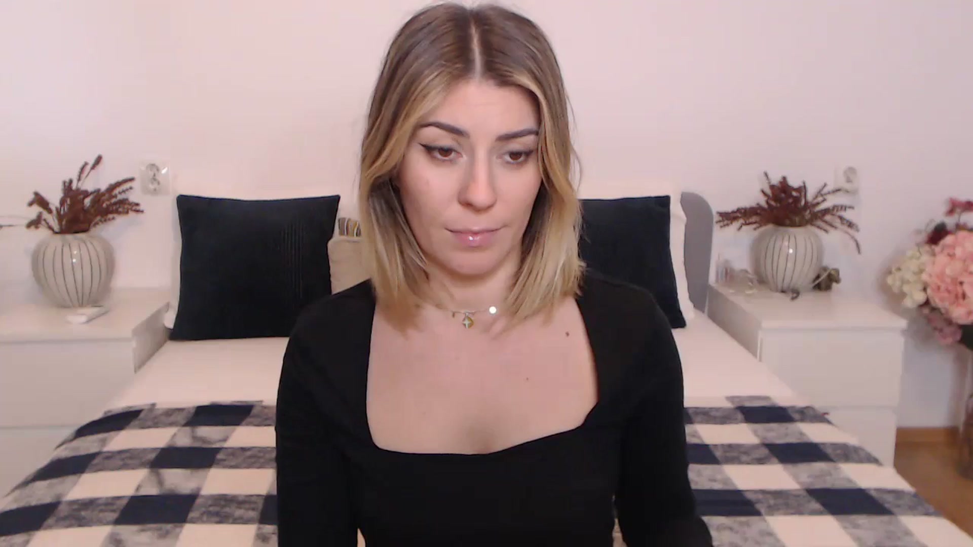 Gallery image thumbnail from BlueStocking's myfreecams stream on, 10/23/2023, 12:49 image 1 of 20