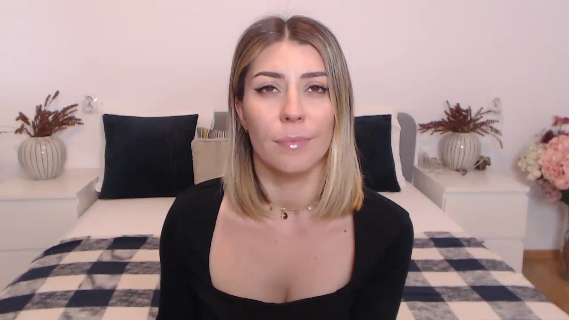 Gallery image thumbnail from BlueStocking's myfreecams stream on, 10/23/2023, 12:49 image 13 of 20
