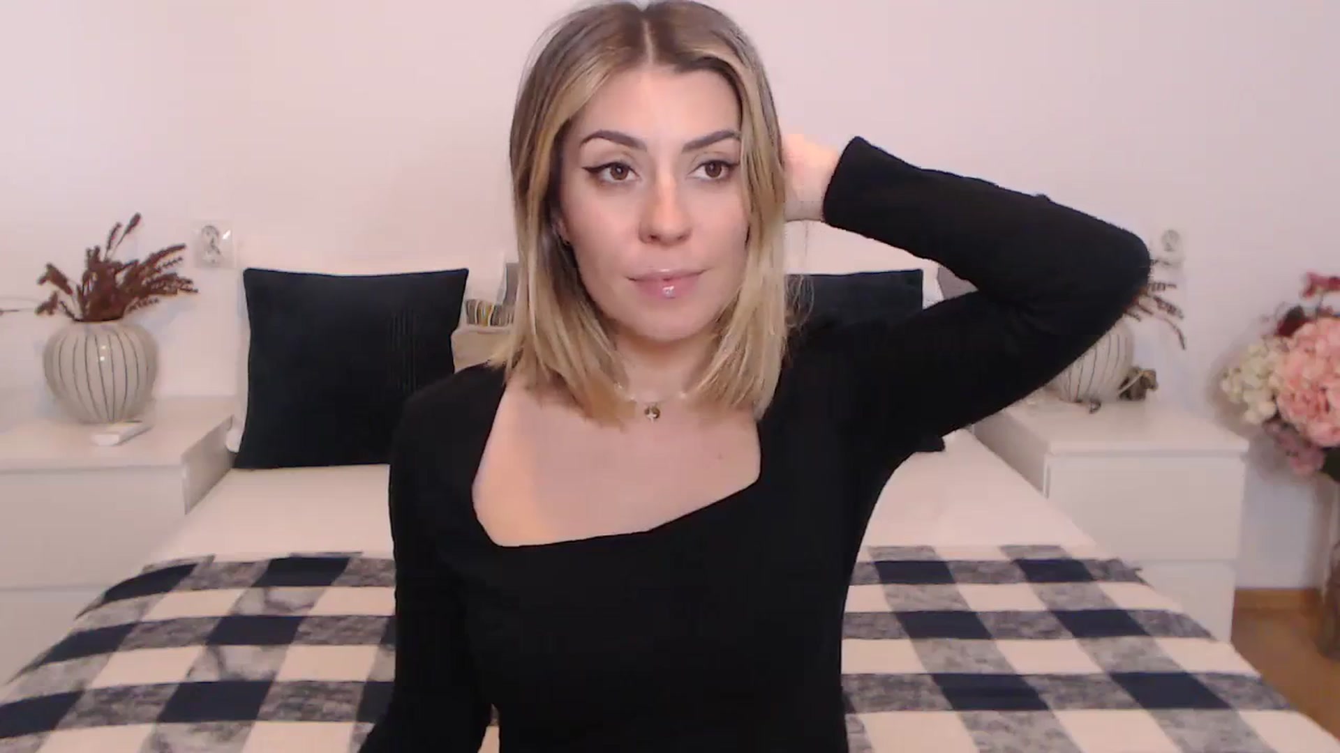 Gallery image thumbnail from BlueStocking's myfreecams stream on, 10/23/2023, 12:49 image 2 of 20