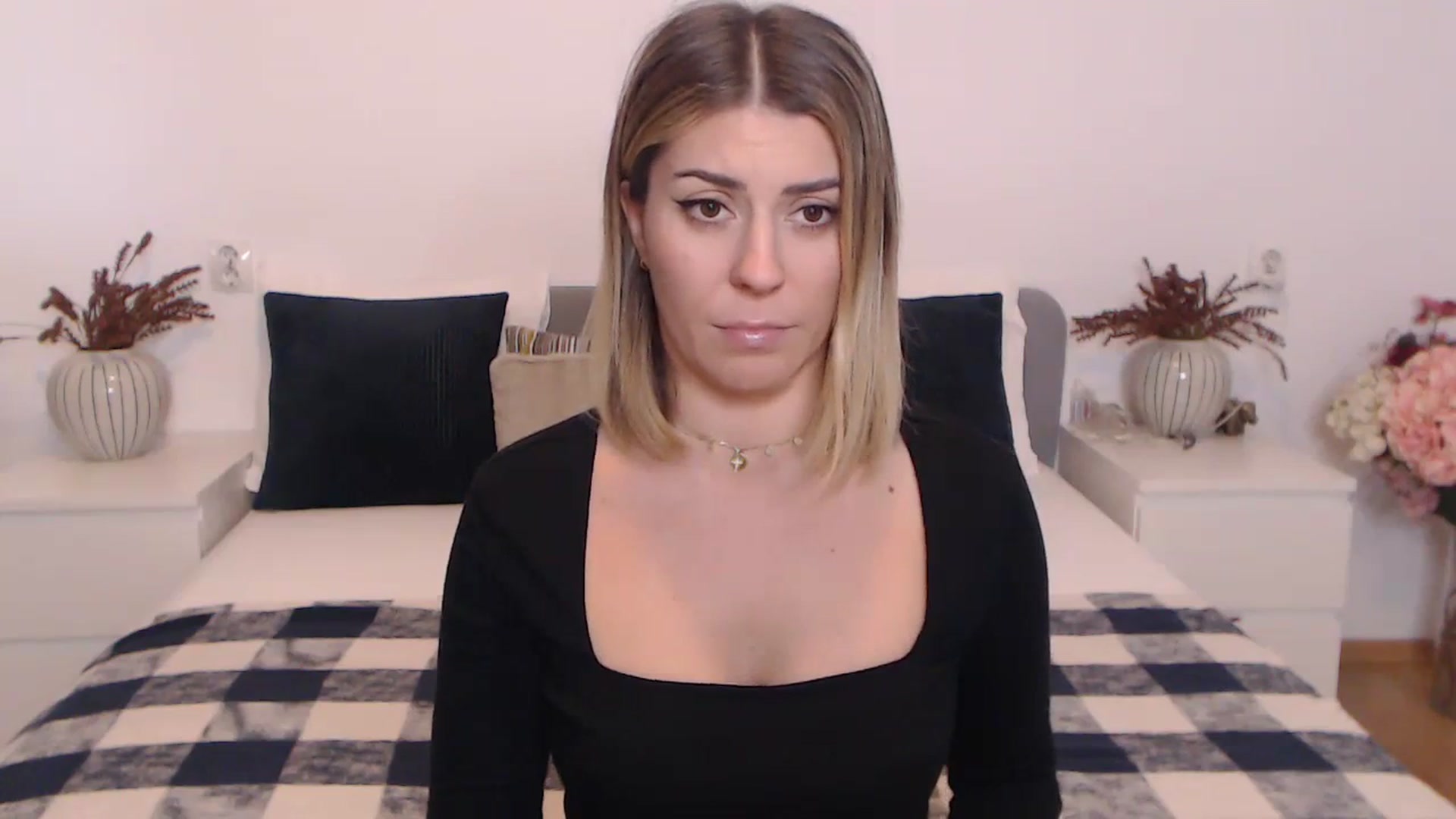 Gallery image thumbnail from BlueStocking's myfreecams stream on, 10/23/2023, 12:49 image 7 of 20