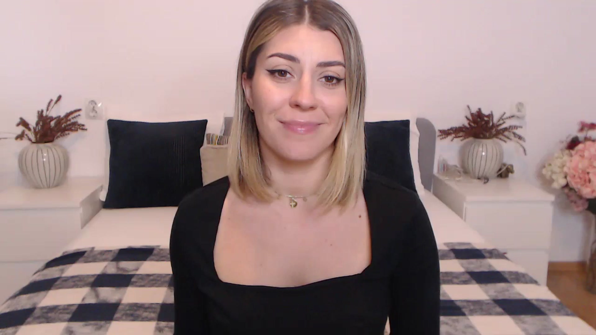 Gallery image thumbnail from BlueStocking's myfreecams stream on, 10/23/2023, 12:49 image 19 of 20