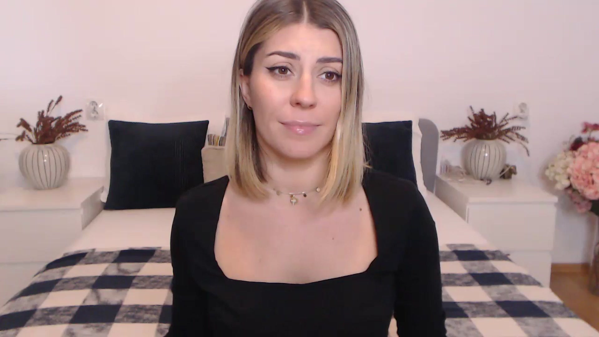 Gallery image thumbnail from BlueStocking's myfreecams stream on, 10/23/2023, 12:49 image 10 of 20