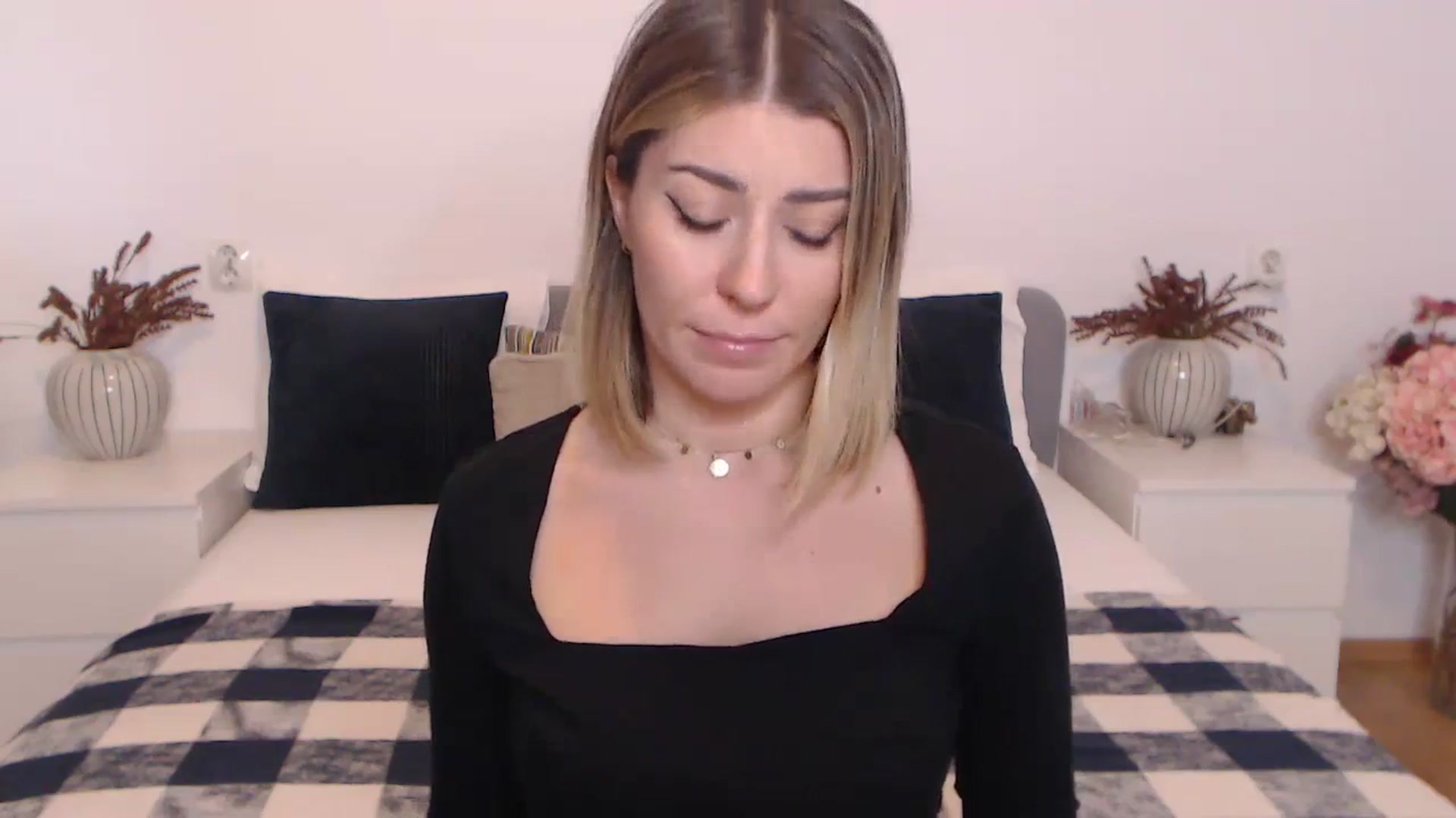 Gallery image thumbnail from BlueStocking's myfreecams stream on, 10/23/2023, 12:49 image 11 of 20