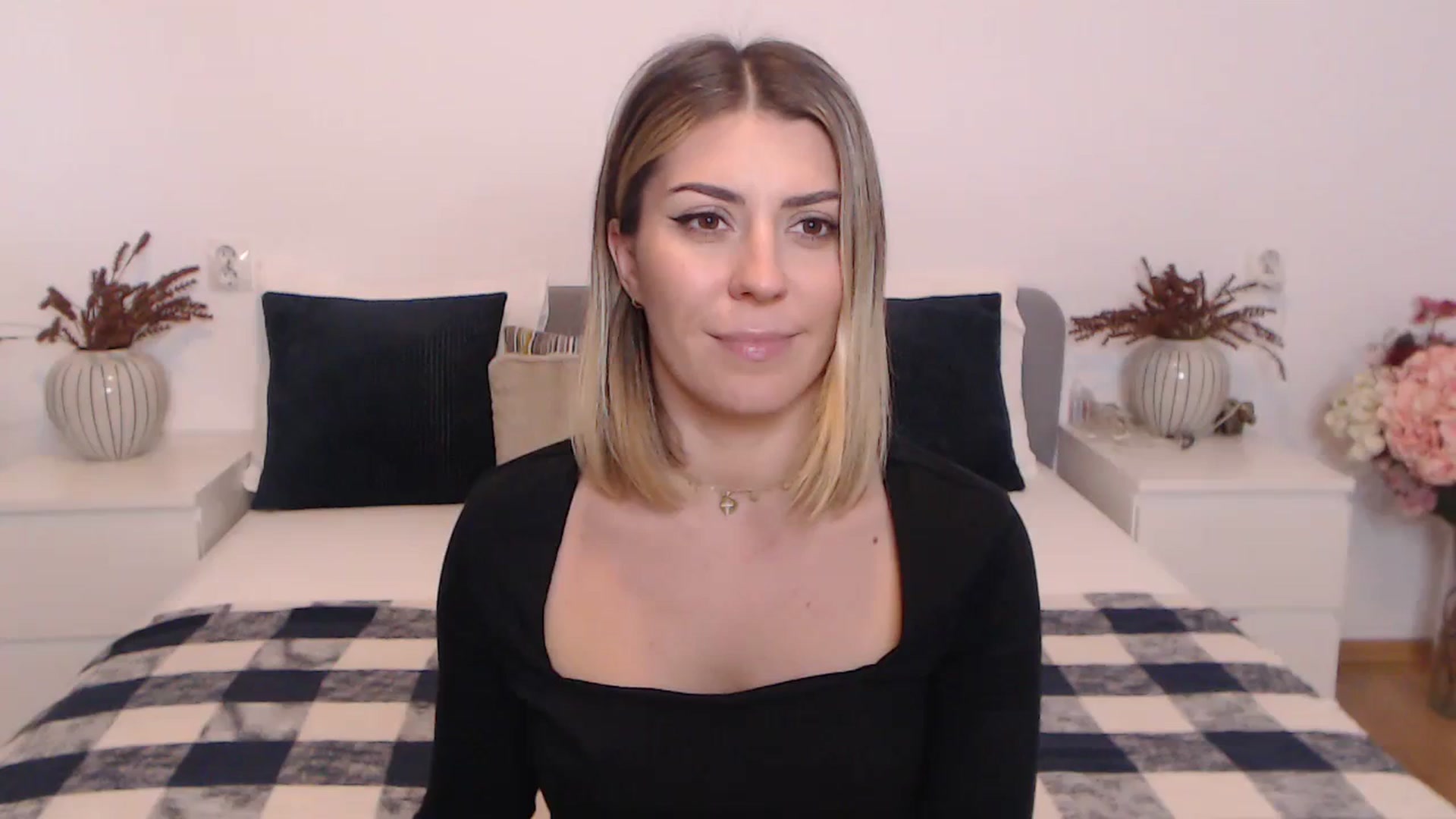 Gallery image thumbnail from BlueStocking's myfreecams stream on, 10/23/2023, 12:49 image 18 of 20