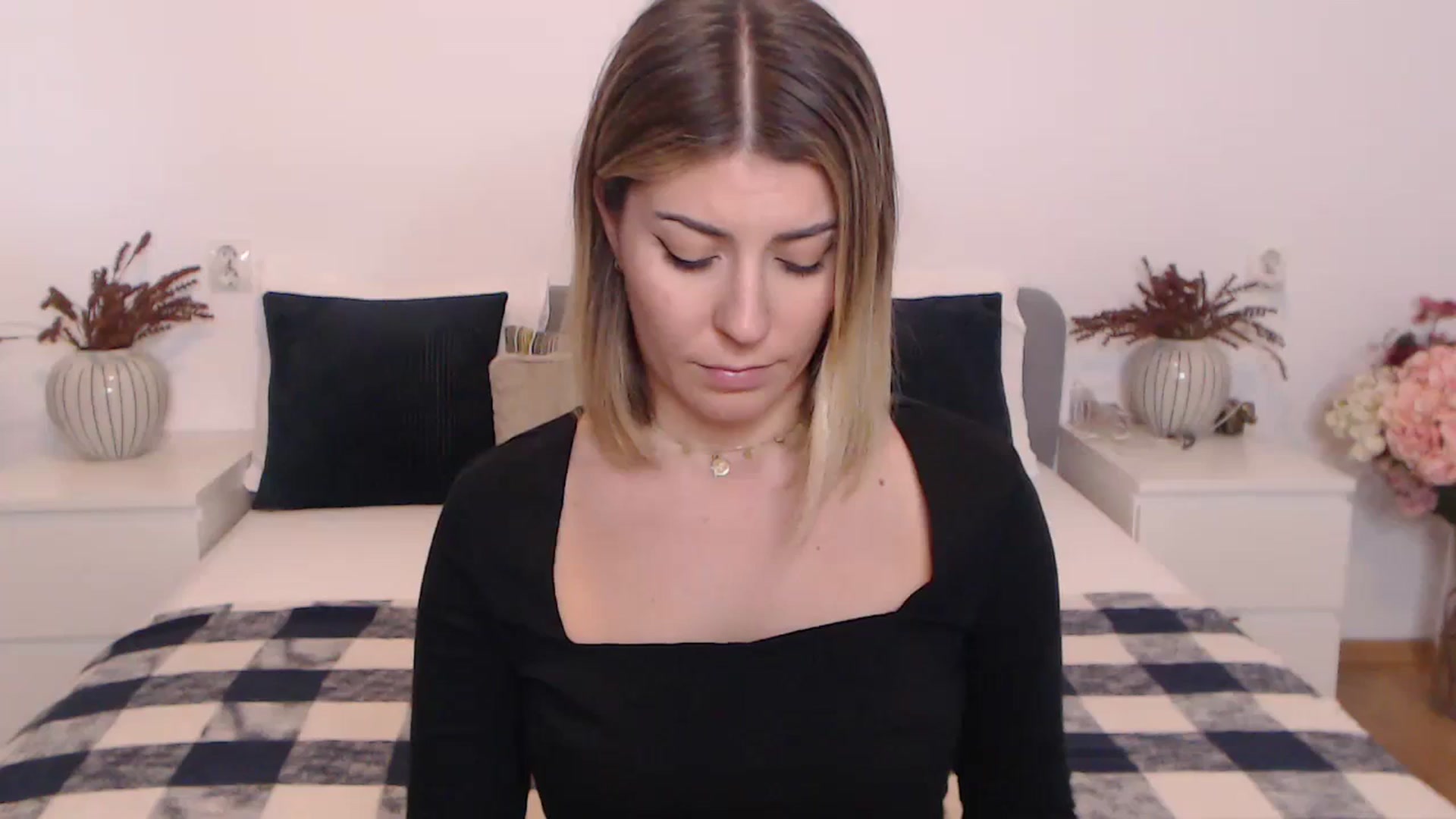 Gallery image thumbnail from BlueStocking's myfreecams stream on, 10/23/2023, 12:49 image 12 of 20
