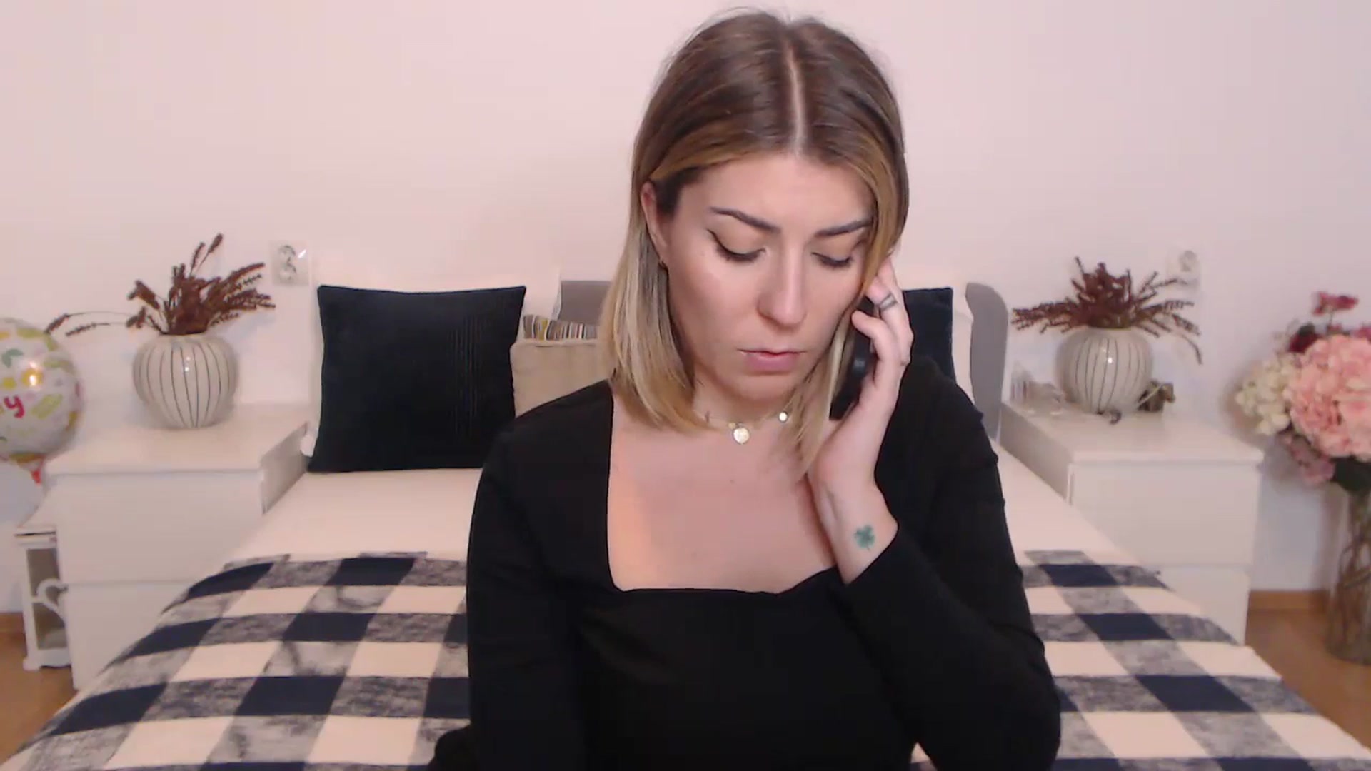 Gallery image thumbnail from BlueStocking's myfreecams stream on, 10/23/2023, 14:38 image 20 of 20