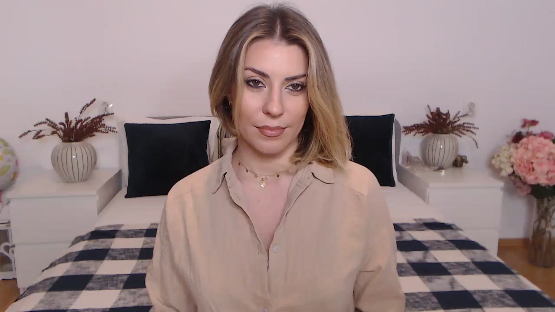 Gallery image thumbnail from BlueStocking's myfreecams stream on, 10/24/2023, 14:43 image 20 of 20