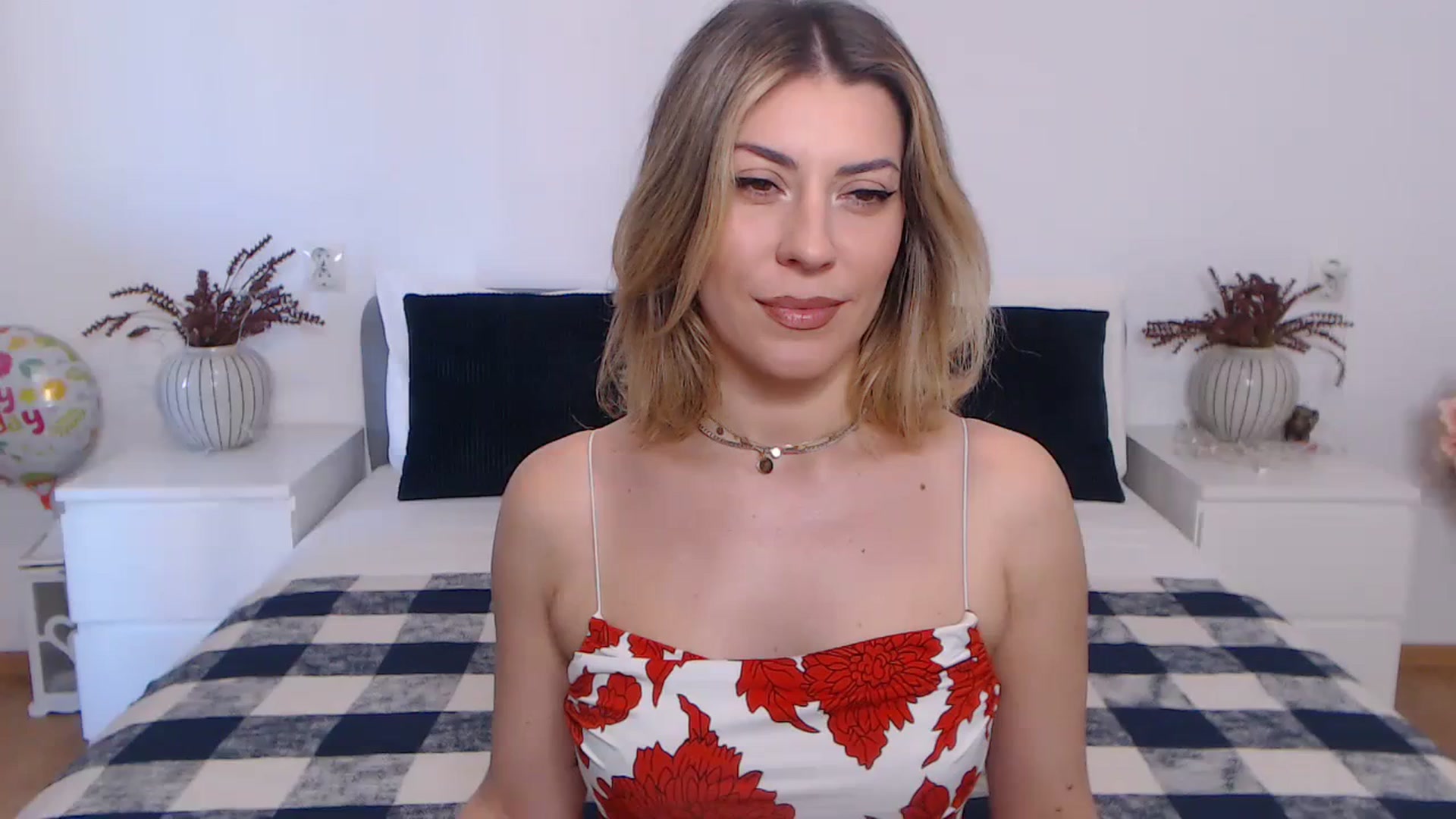 Gallery image thumbnail from BlueStocking's myfreecams stream on, 10/26/2023, 11:59 image 4 of 20
