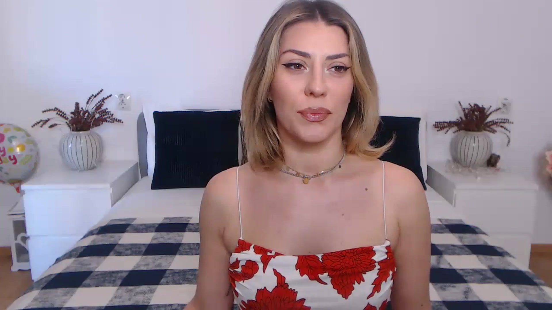 Gallery image thumbnail from BlueStocking's myfreecams stream on, 10/26/2023, 11:59 image 3 of 20