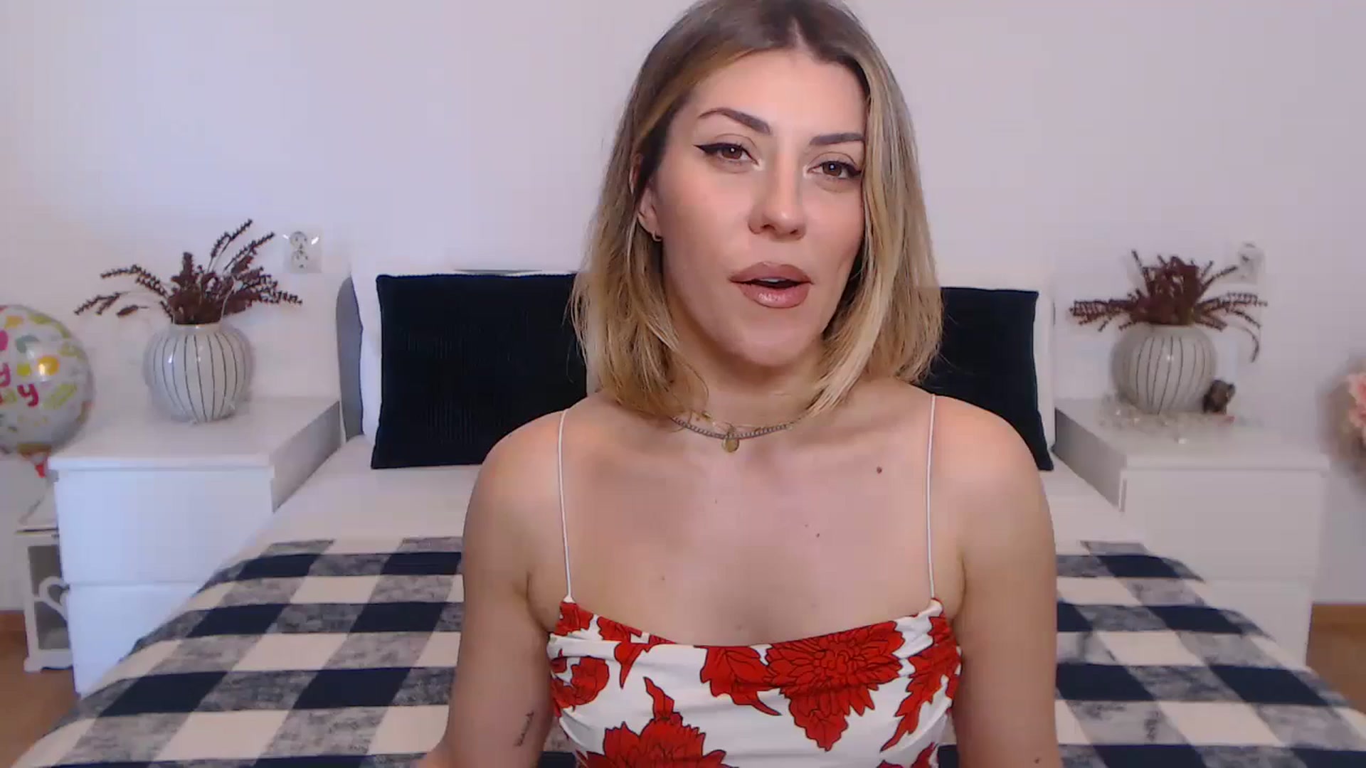 Gallery image thumbnail from BlueStocking's myfreecams stream on, 10/26/2023, 11:59 image 17 of 20