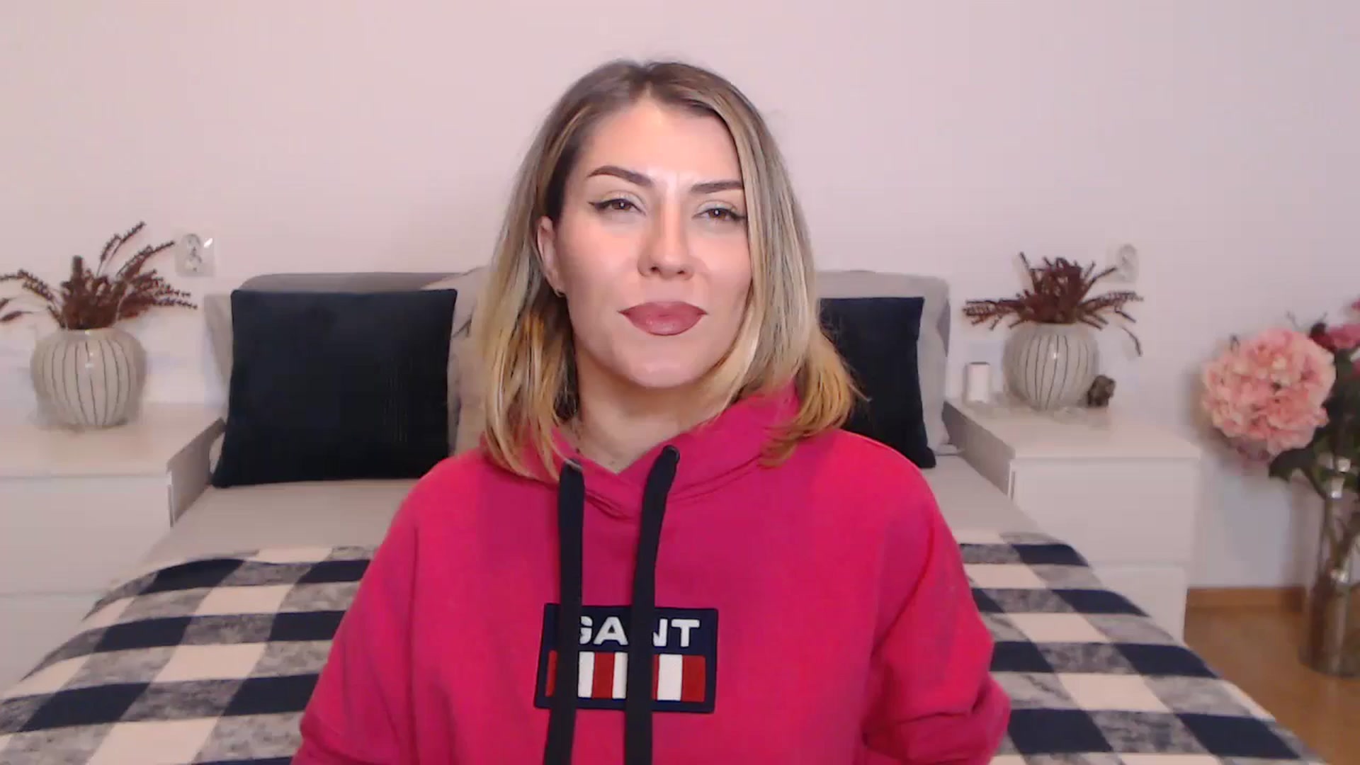 Gallery image thumbnail from BlueStocking's myfreecams stream on, 10/29/2023, 18:06 image 19 of 20