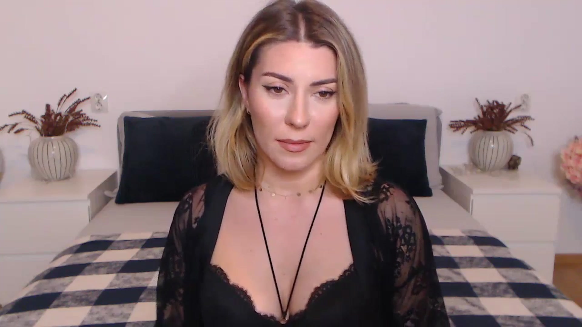Gallery image thumbnail from BlueStocking's myfreecams stream on, 10/30/2023, 16:06 image 8 of 20